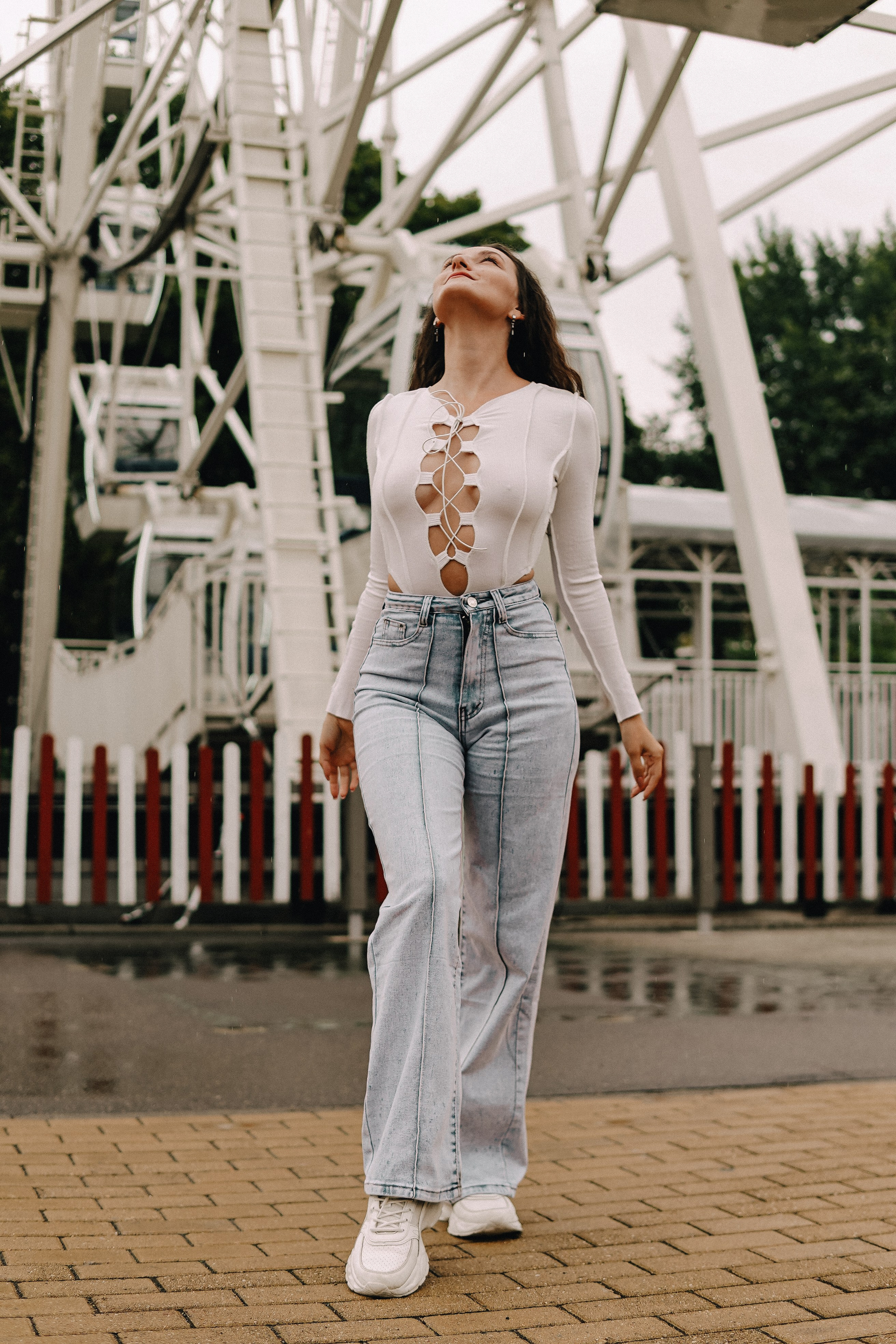 Съемка в парке аттракционов — модель Мила. Фотограф Москва и Видеограф Москва