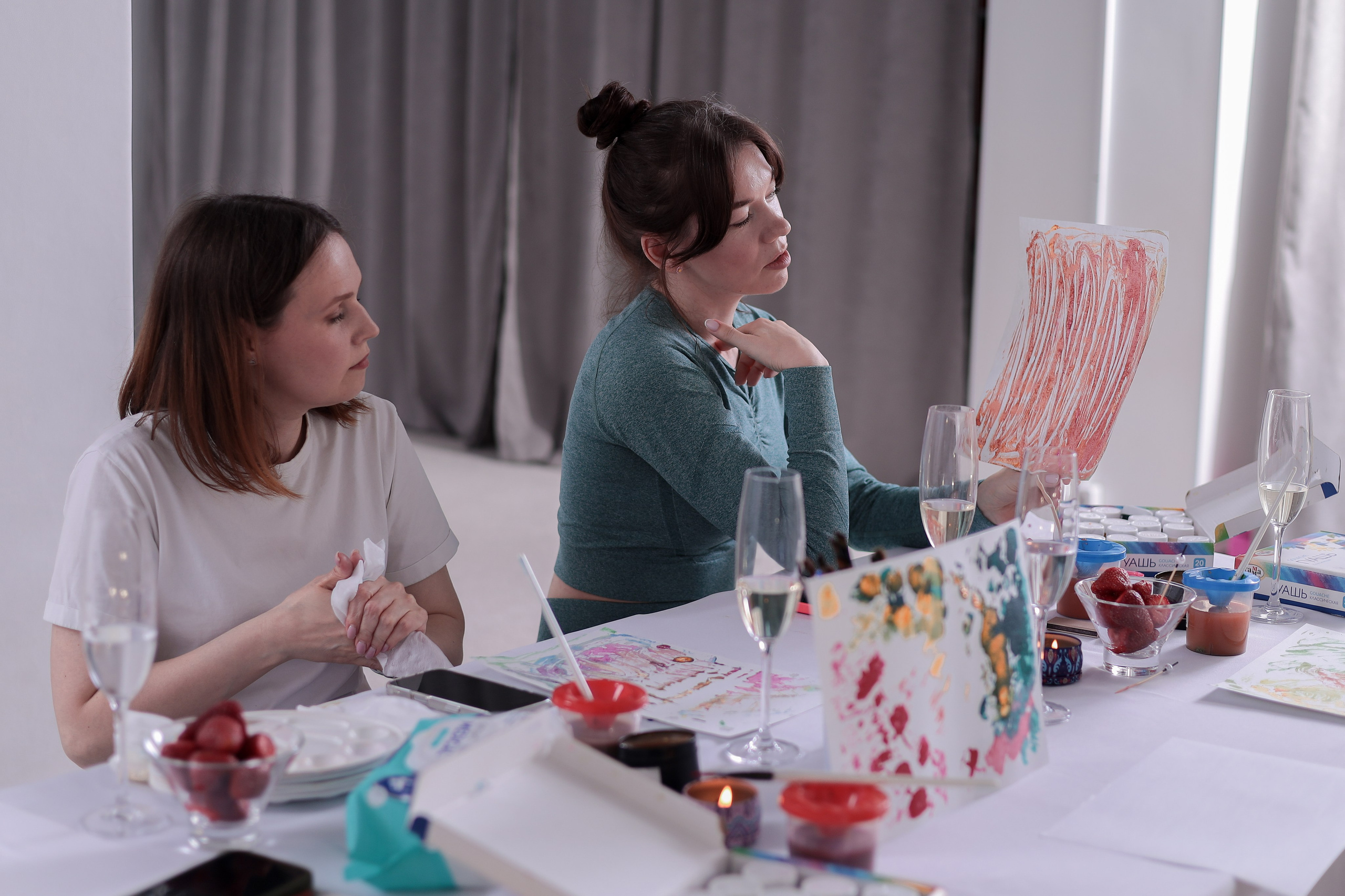 Арт-терапия + аэройога. Фотограф Надршина Лилия