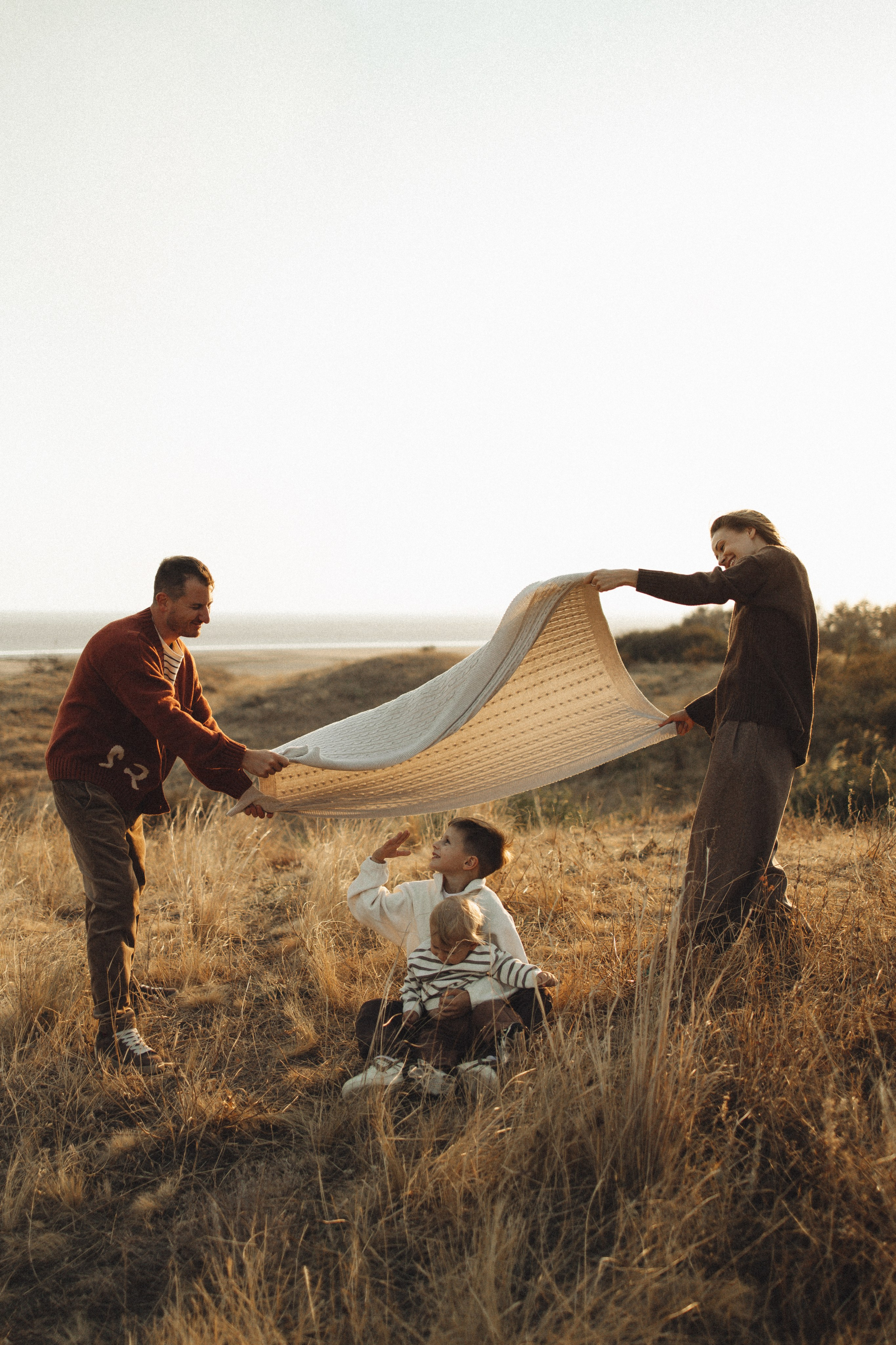 Семейная история, закат в Мержаново. Семейный и детский фотограф, таганрог, ростов-на-дону
