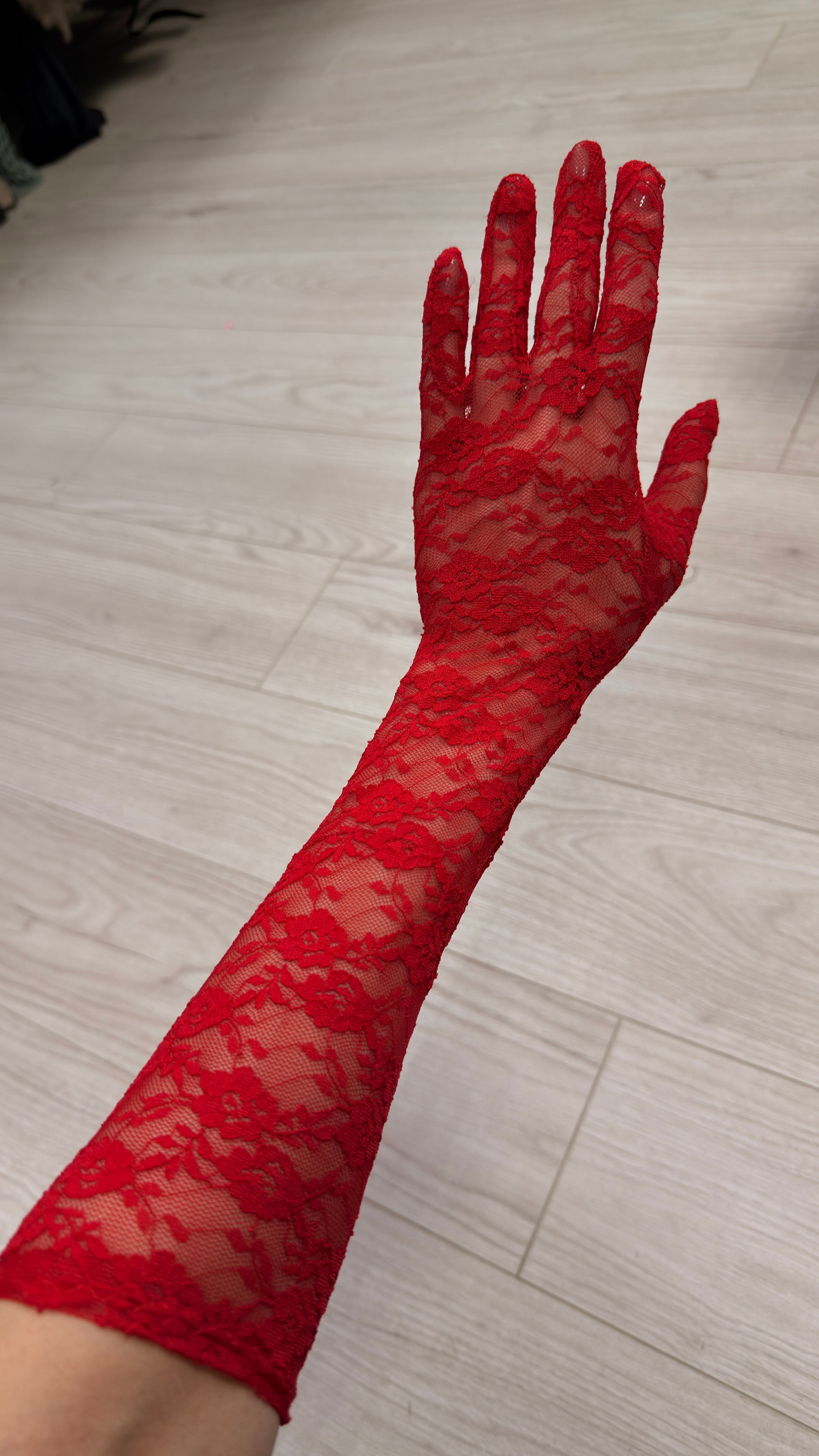 Перчатки в аренду. Аренда костюмов, платьев и реквизита для фотосессий на Камчатке