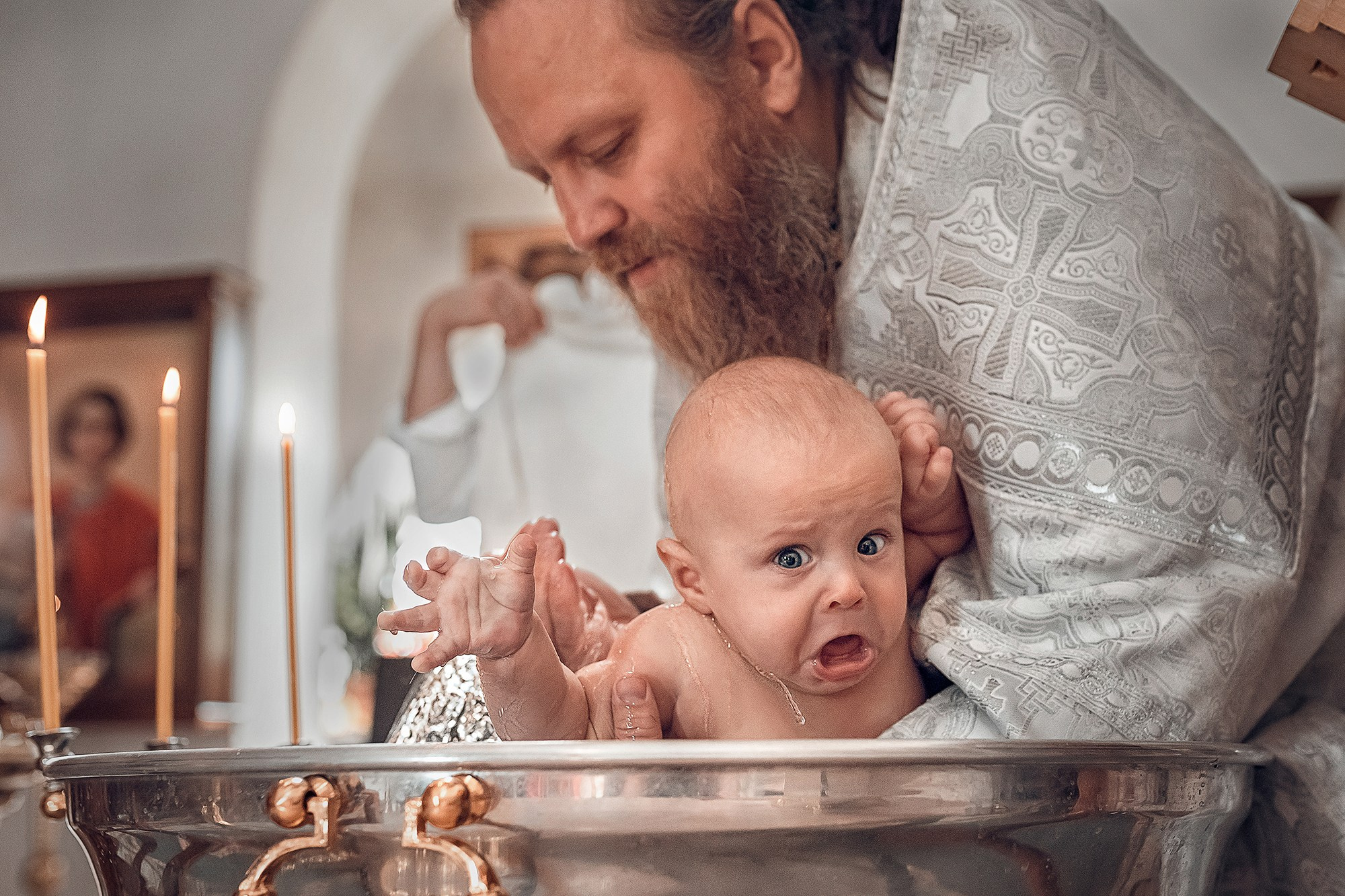 Фотографии момента погружения в купель (Таинство крещения). Moscow_CPC