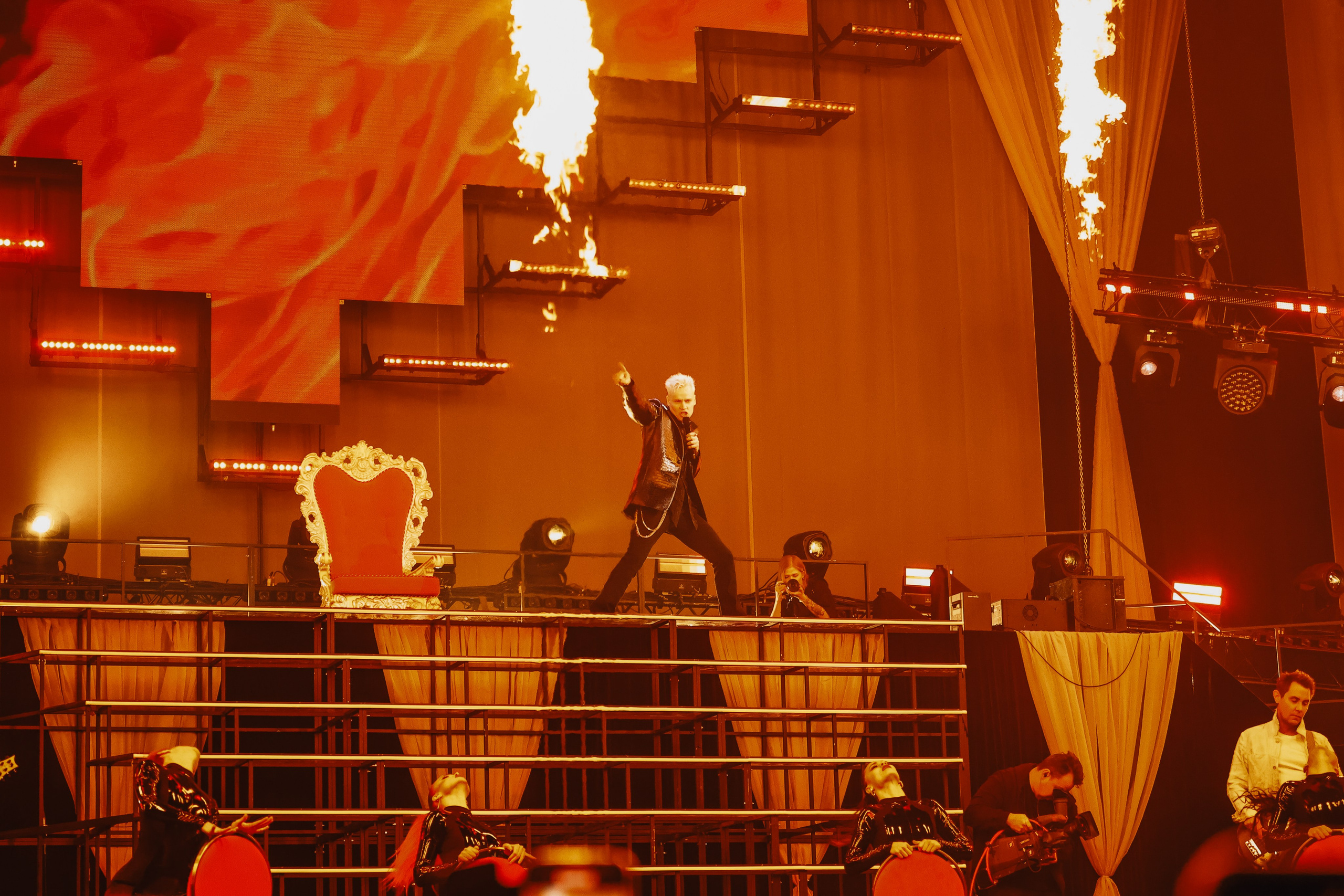 ШАМАН-ОНА МОЯ! @LIVE ARENA