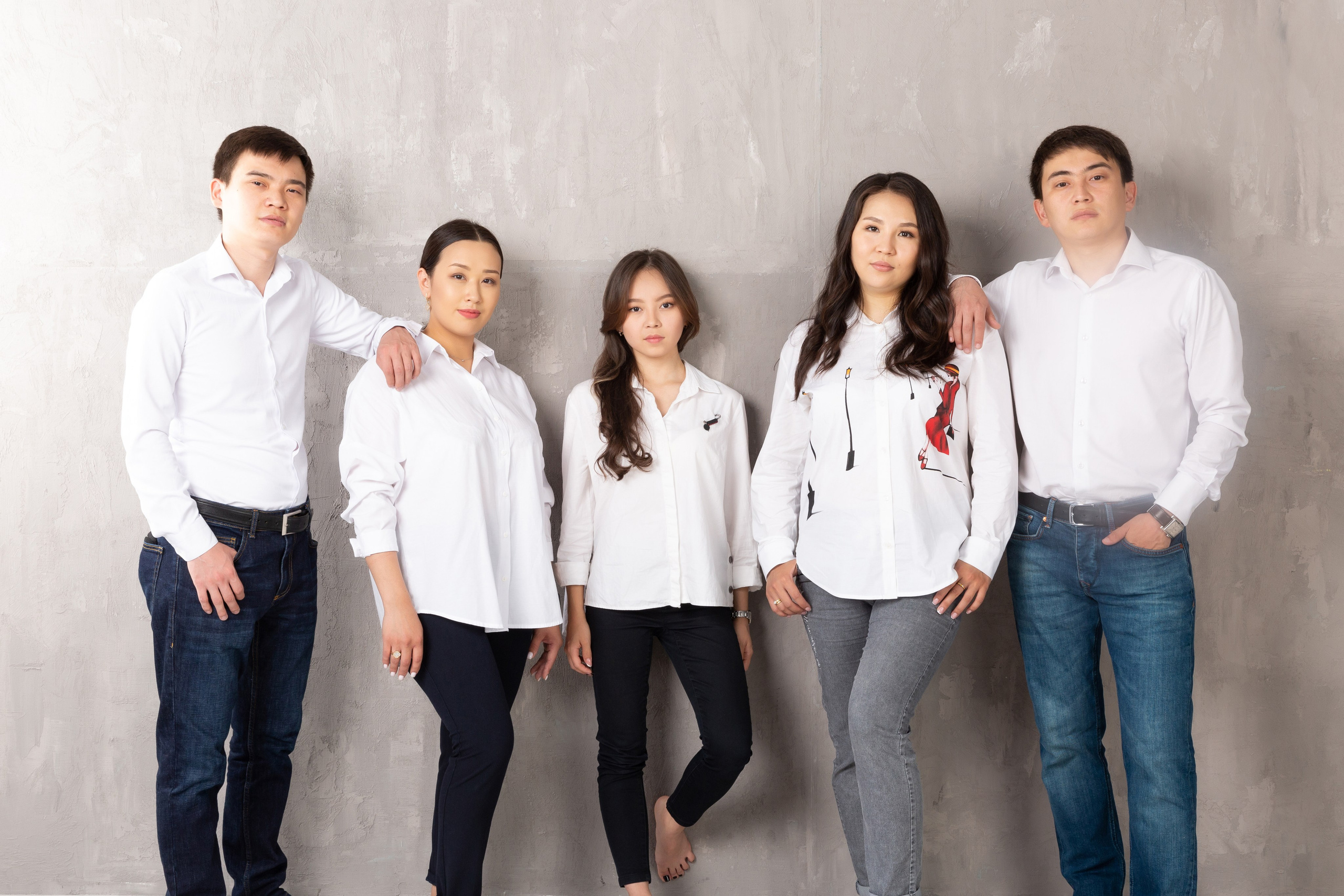 Аяулым и семья. Фотостудия Алматы. Семейная и детская фотостудия Family studio.Фотограф Алматы