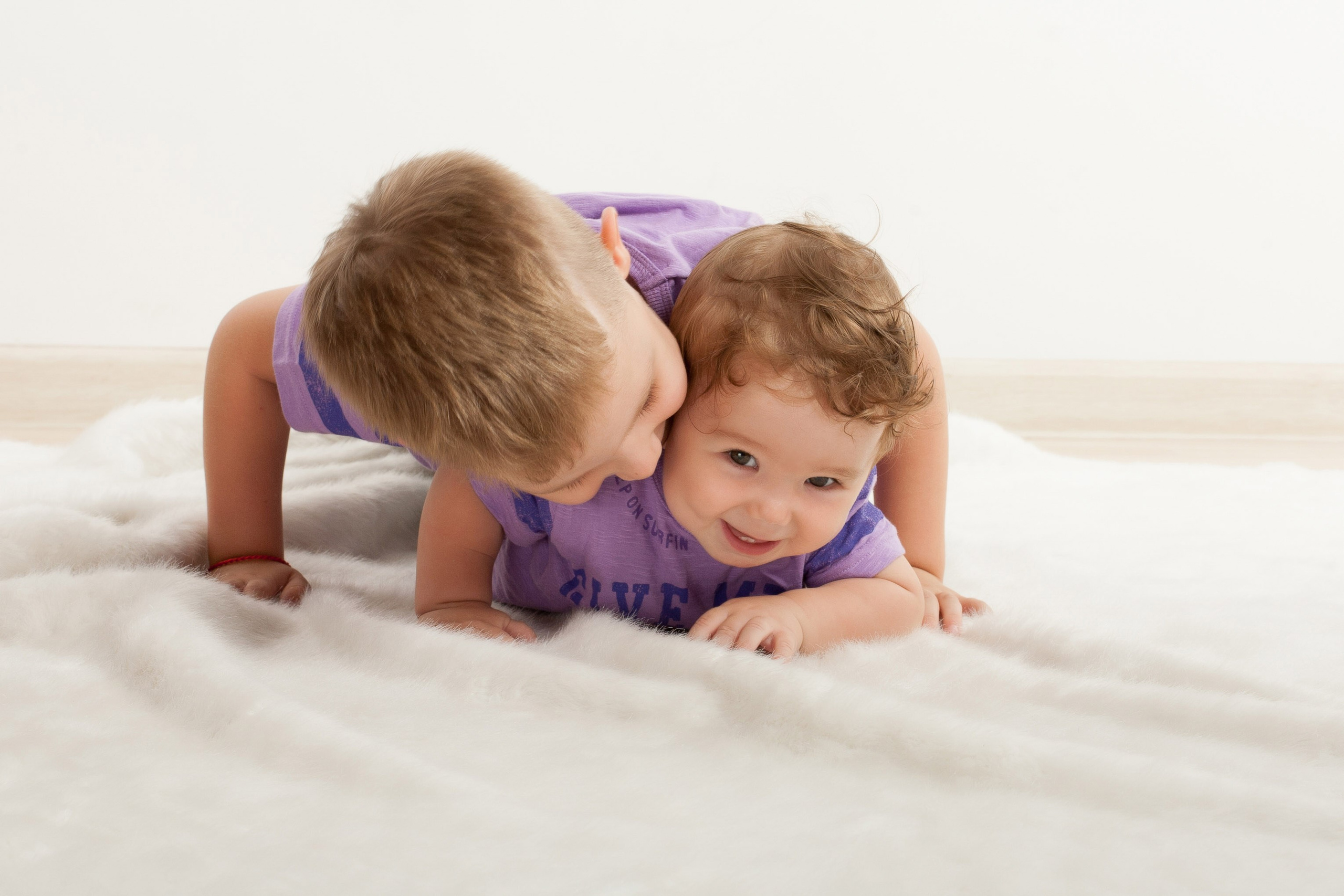 Семейный портрет Семьи Регины. Выездная съемка. Фотостудия Алматы. Семейная и детская фотостудия Family studio.Фотограф Алматы