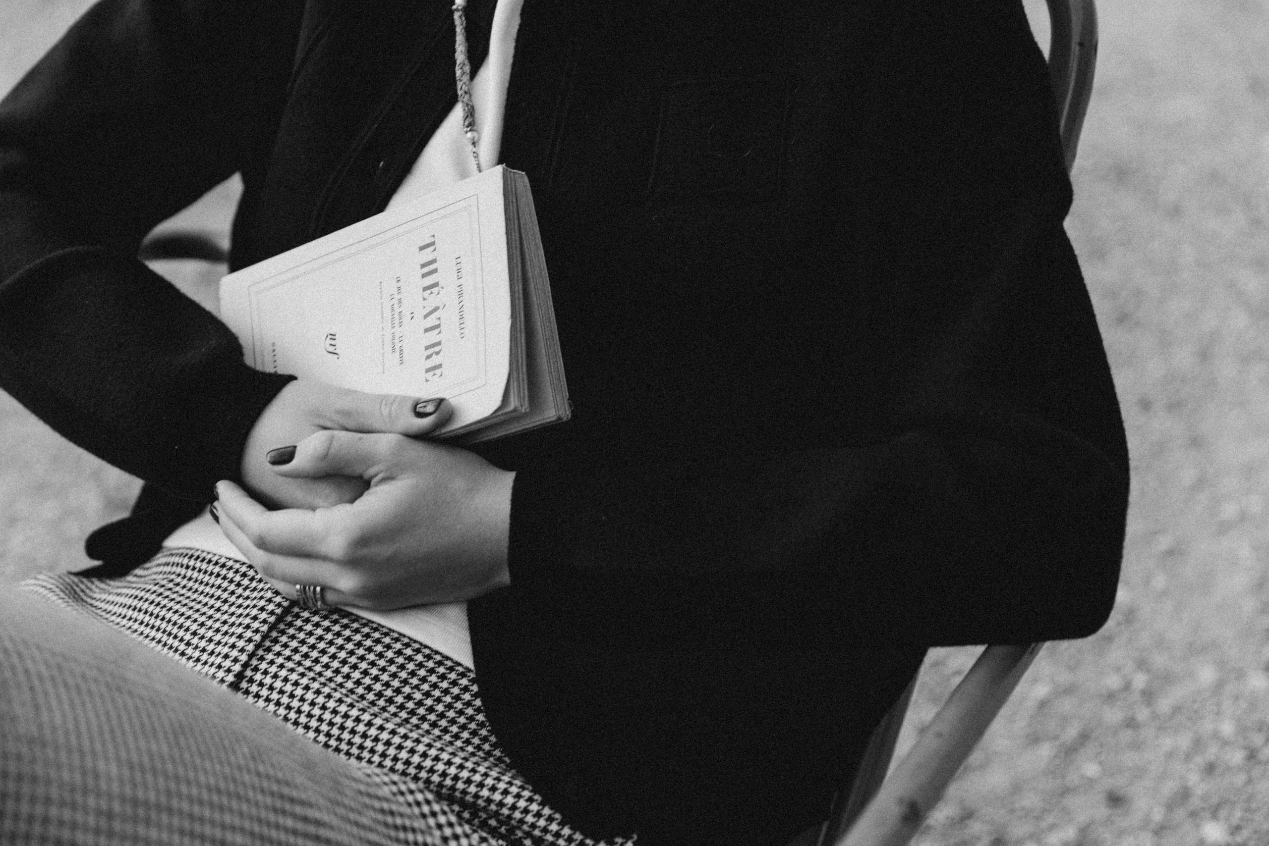 September sun. Photographer in Paris