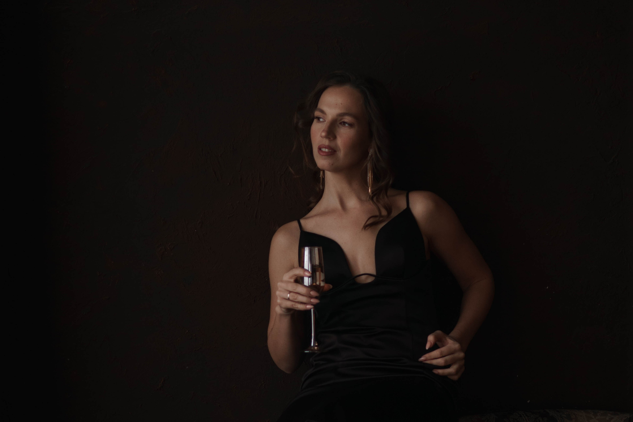 Женский портрет в низком ключе. Фотограф Kostyanika_olga в Екатеринбурге