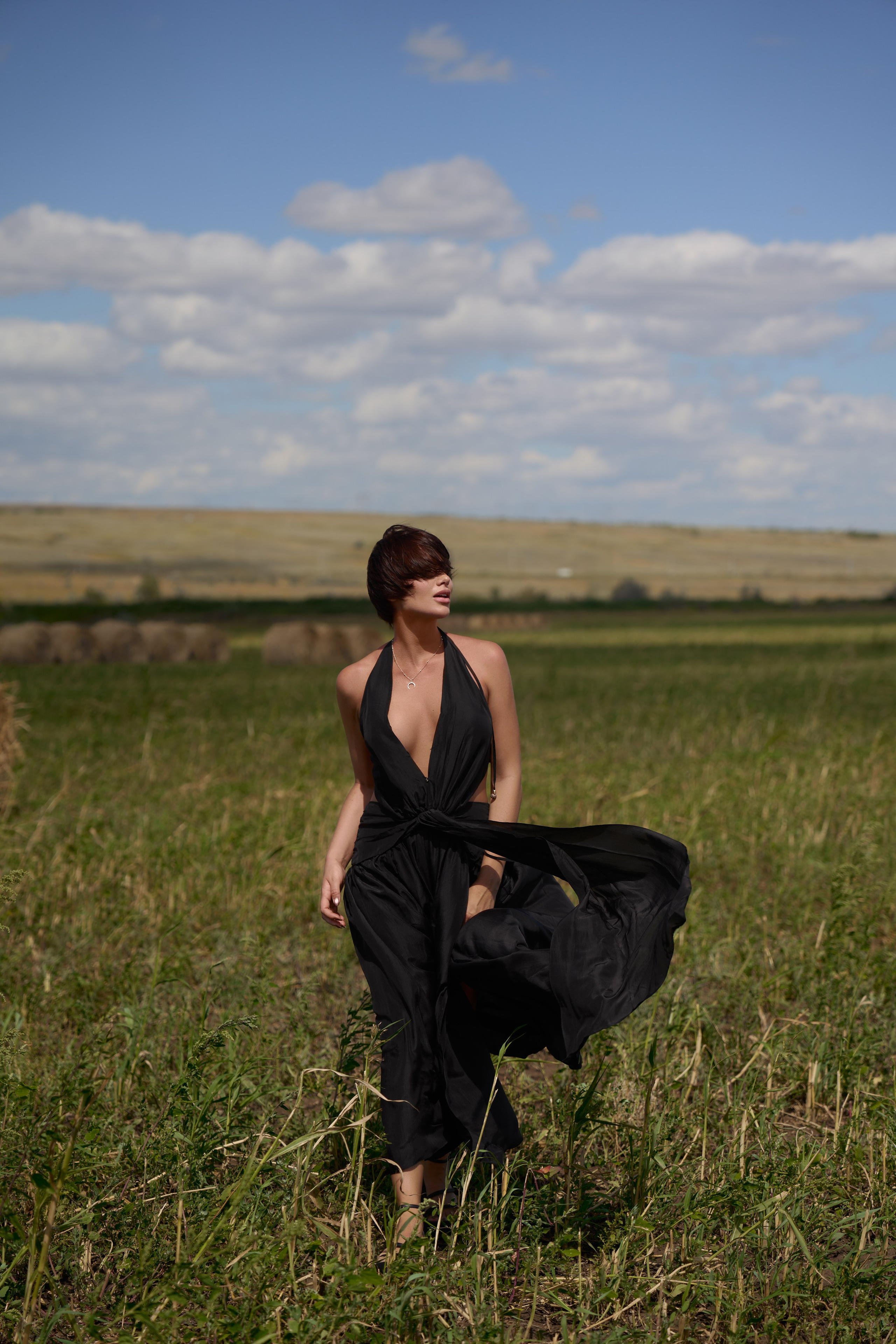 Фотосессия на природе в полях со стогами сена. Свадебный и коммерческий фотограф |Саратов Москва|