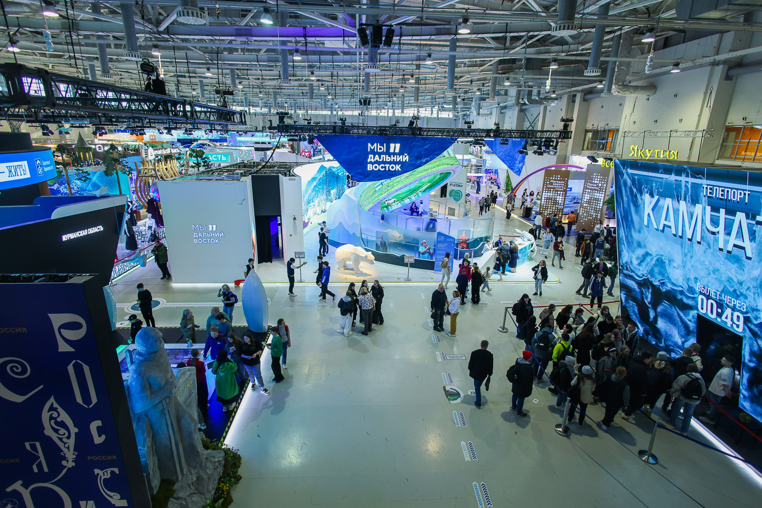 Выставка «Россия». Репортажный, архитектурный, театральный и файн-арт фотограф Лена Мельникова в Москве