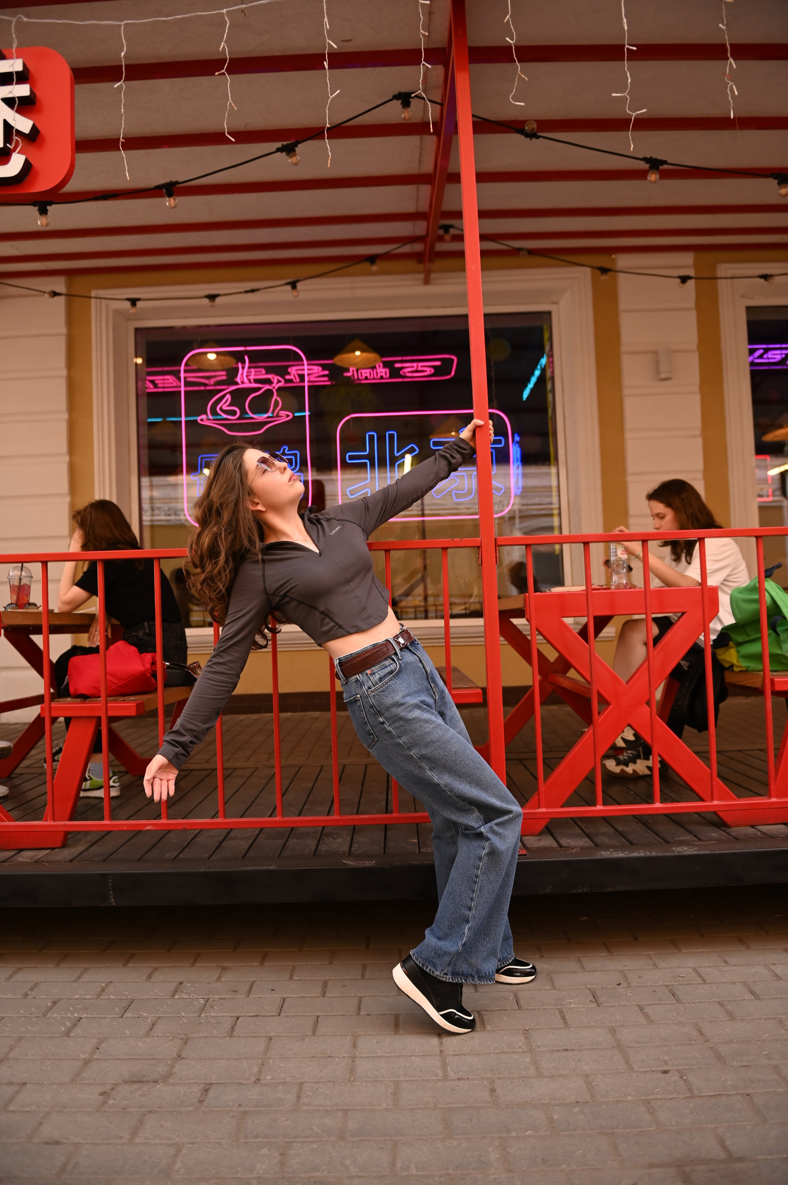 Индивидуальная прогулочная в городе. Свадебный, семейный, детский, контент фотограф в Омске Максим Ильин