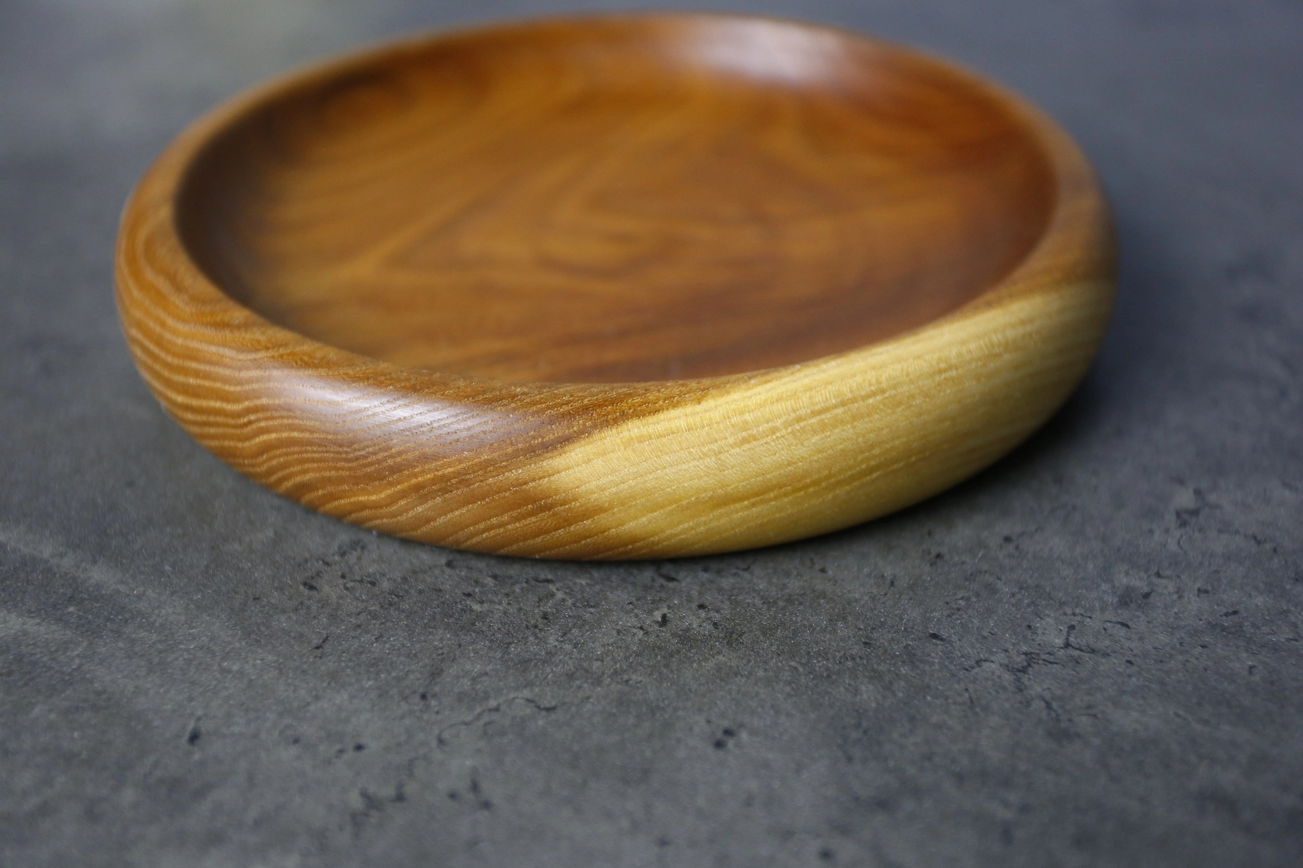 Тарелочки 16 и 18 диаметр. Разделочные доски и деревянная мебель на заказ