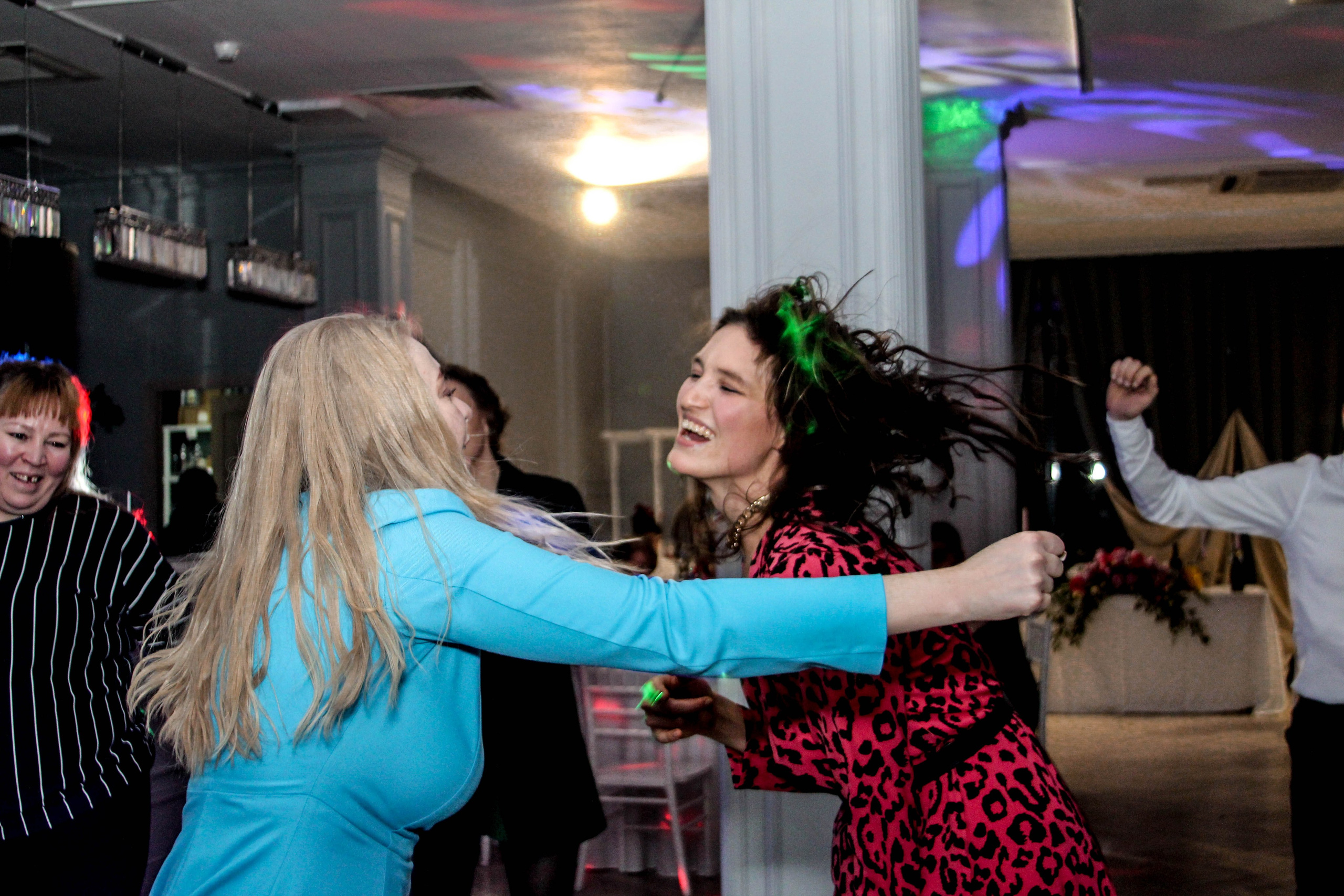 Эмоции гостей. Виктория Шишкова свадебный фотограф Москва и МО (Балашиха, Щелково)