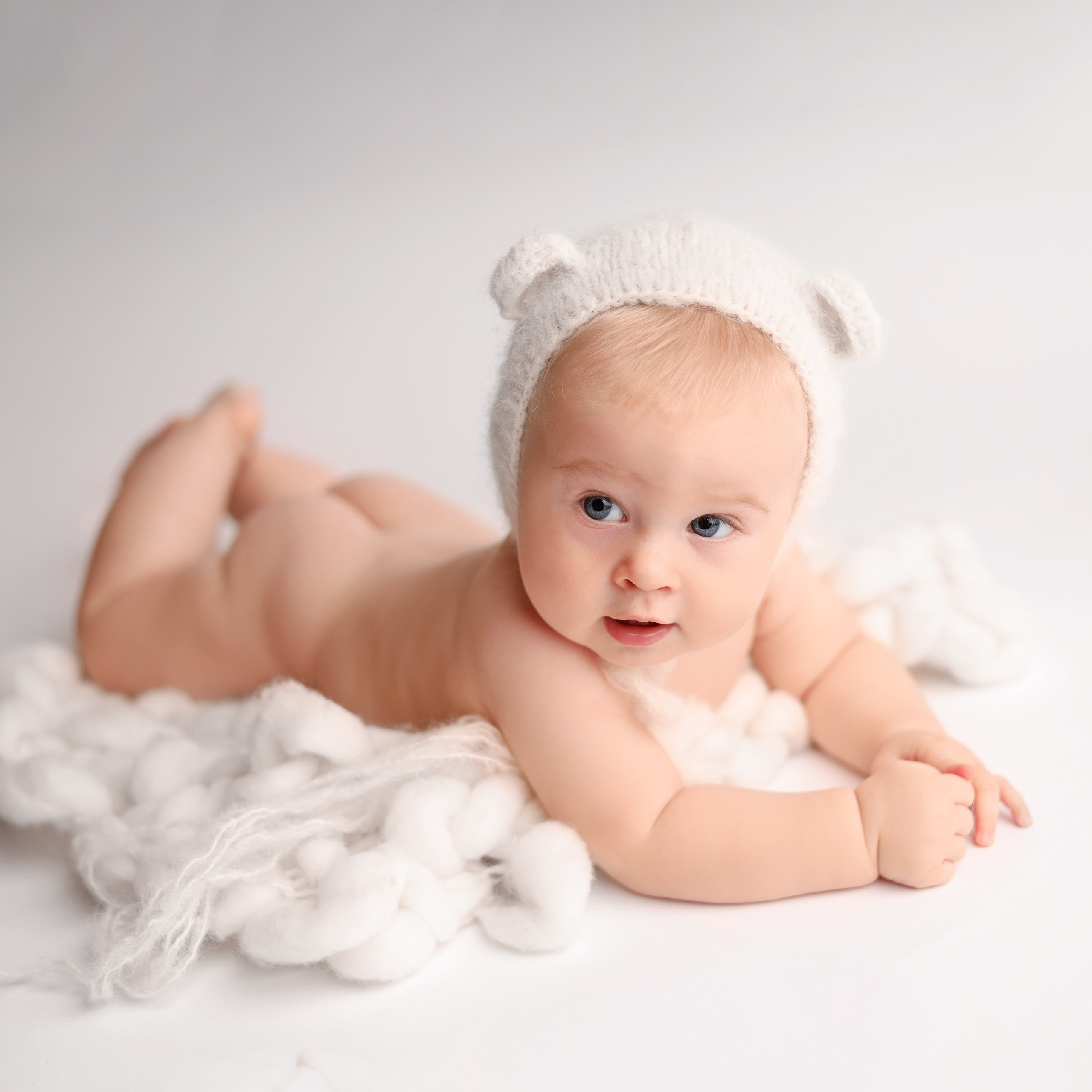 Костюмы для мальчиков 6 месяцев. Фотограф новорожденных Москва. Ньюборн фотограф Москва