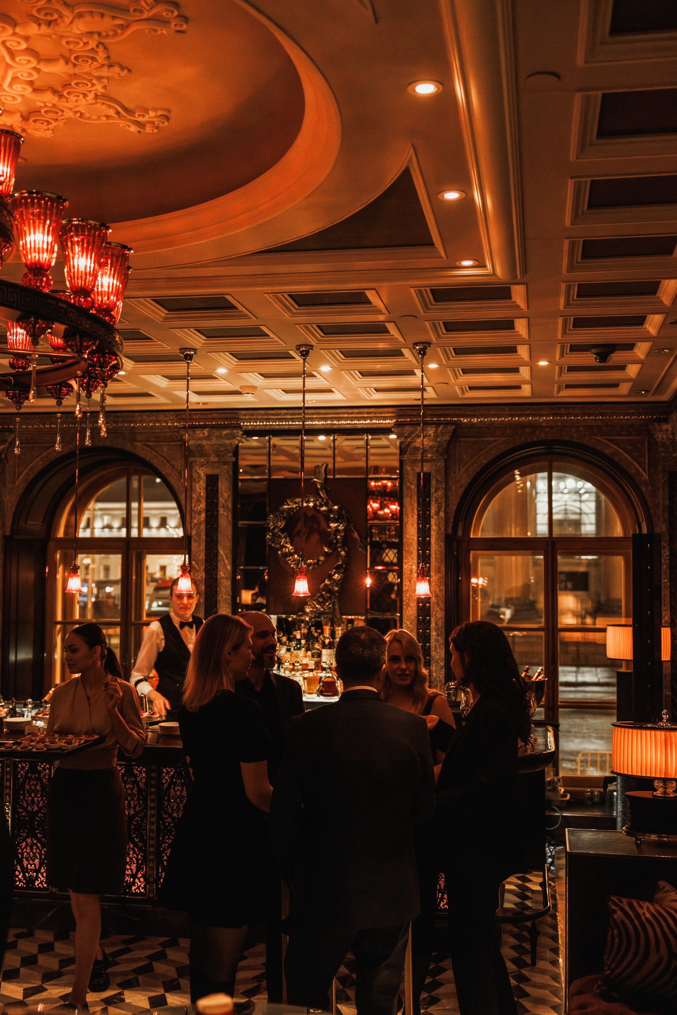 Four Seasons Lion Palace St. Petersburg 5* — МегаФон. Коммерческий фотограф в Санкт-Петербурге | Фуд, интерьерная и рекламная съемка | Влад Жолудев
