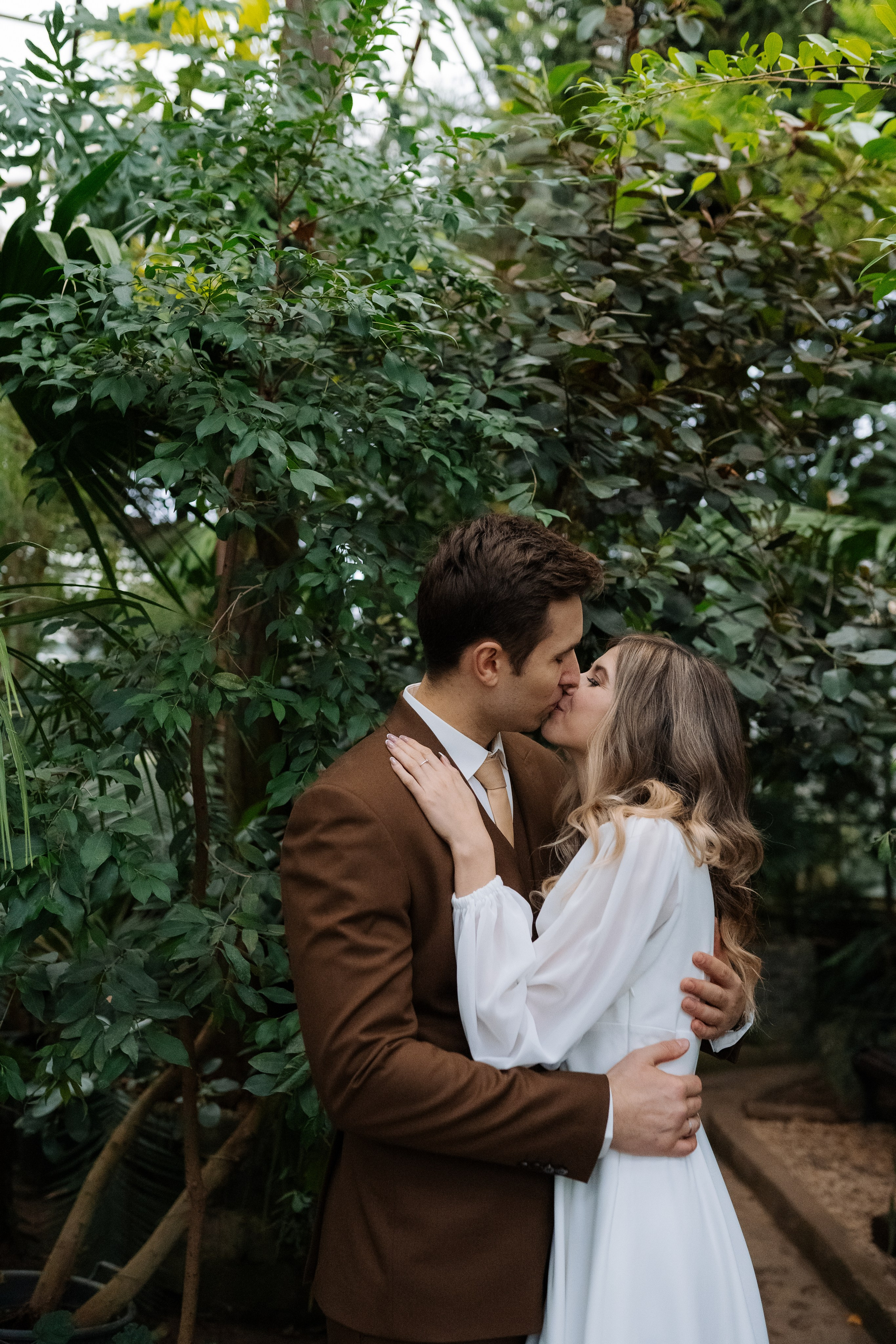 Свадебная фотосессия в оранжерее, Москва. Свадебный фотограф в Москве Анна Полушина