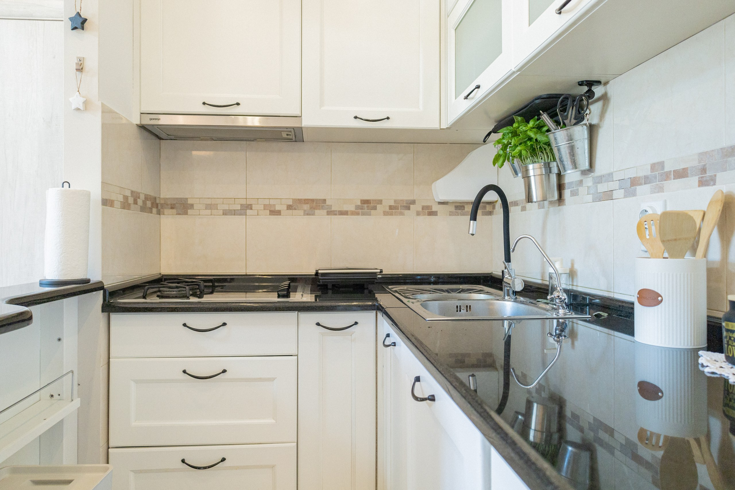 Private apartment for booking rent. Фотограф в Черногории — семейная фотосессия с детьми, лавстори,