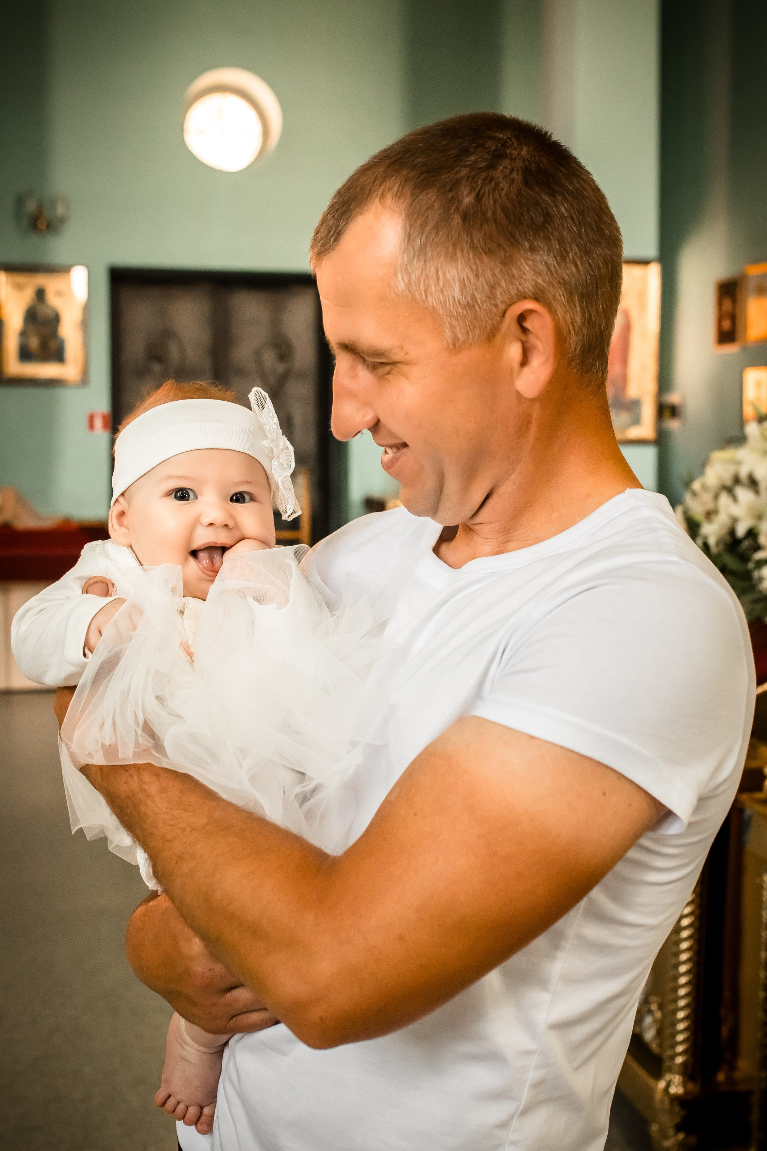 Крещение Милании и Эмилии