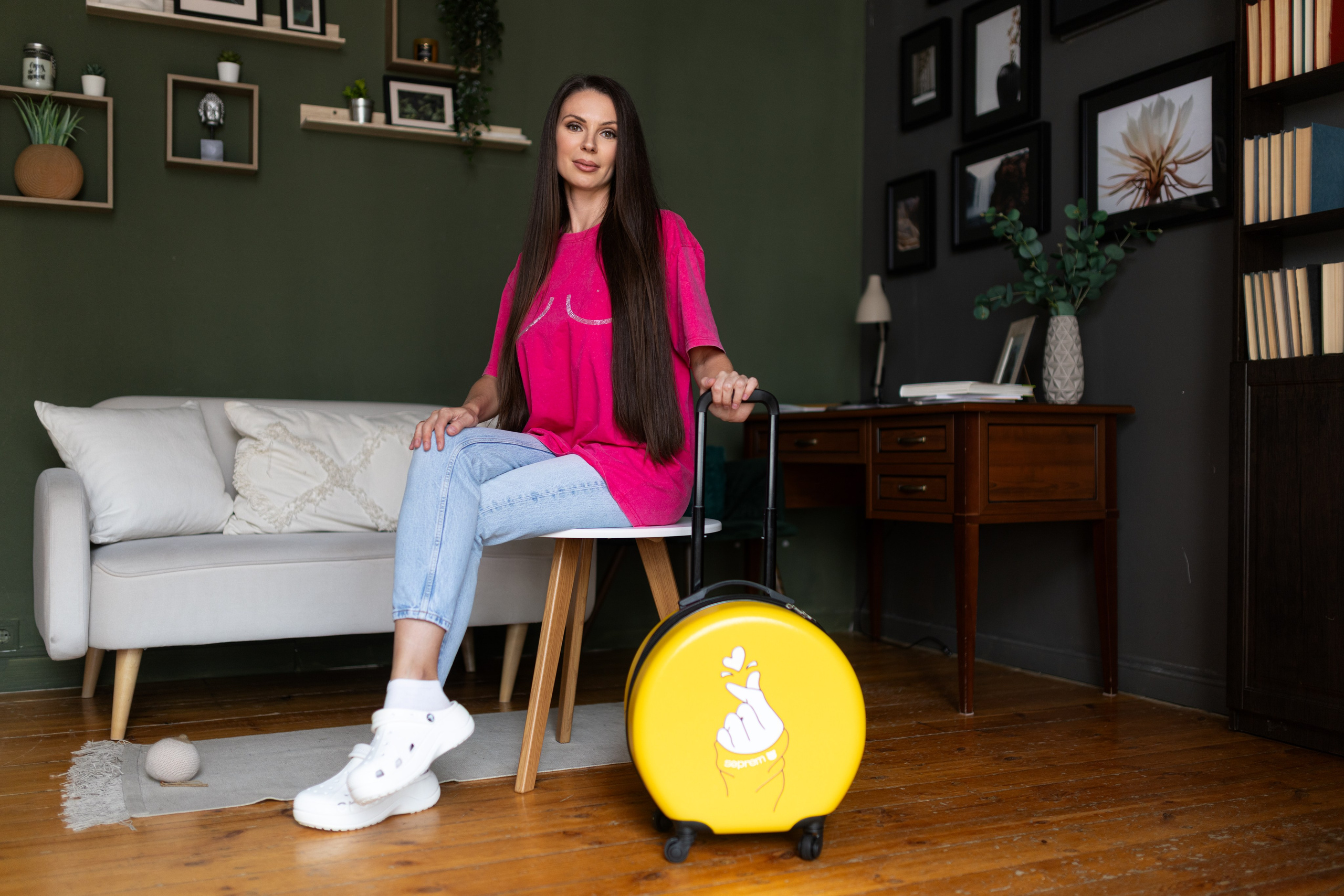 Контент съемка в студии с интерьером с Оксаной — специалиста по грудному вскармливанию для контента. Дмитрий Шульгин, портретный фотограф в Воронеже