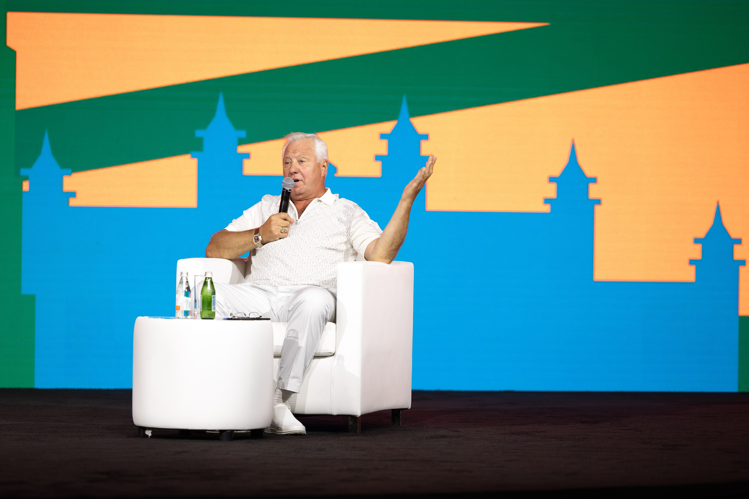 Точка Притяжения / Дубай. Фотограф Юлия Назарова