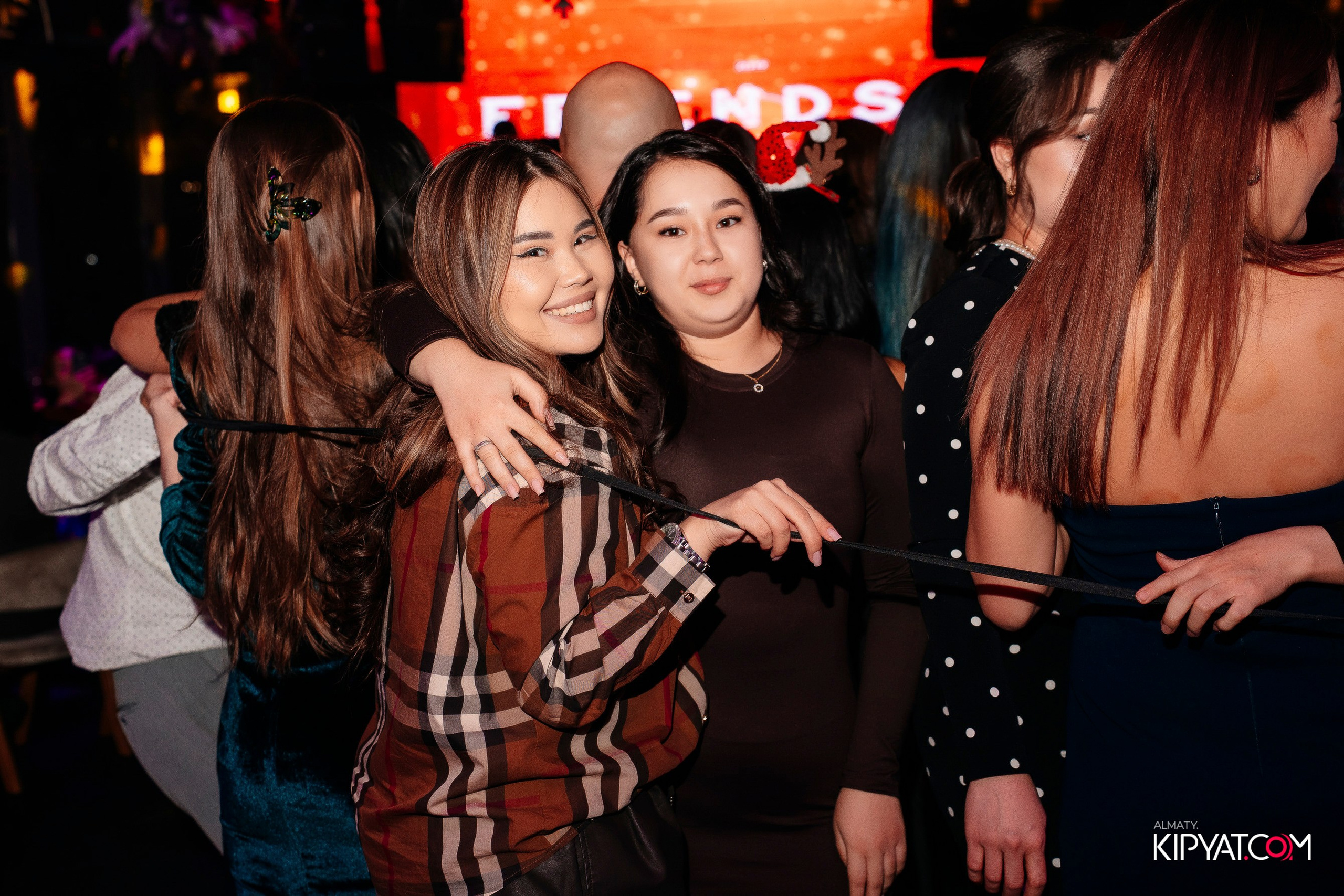 FRIENDS BAR & TERRACE. КИПЯТКОМ АЛМАТЫ! Фотосъемка мероприятий в Алматы