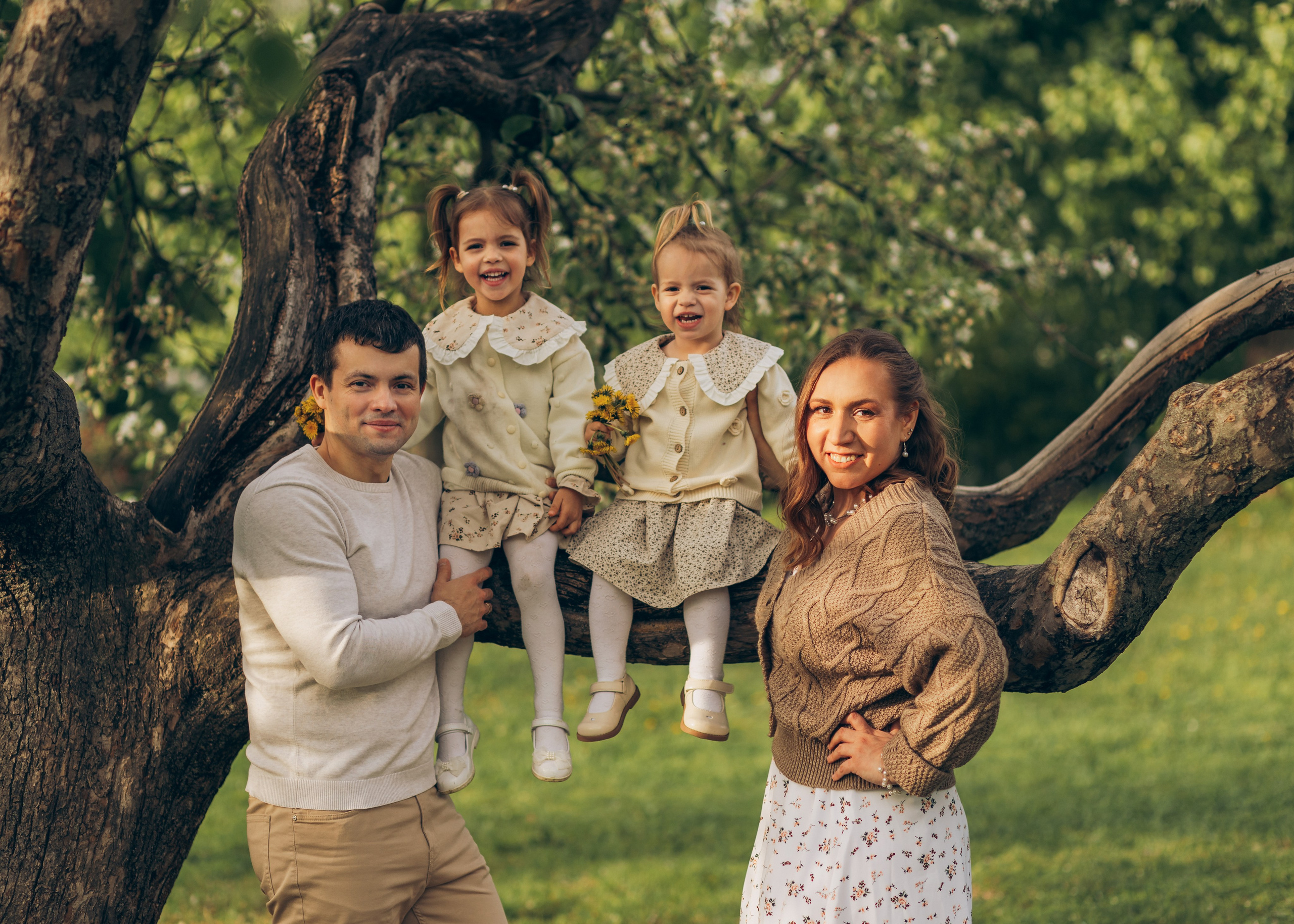 Надежда, Руслан, Ксюша и Настя. Семейный фотограф В Москве Александра Дейкун