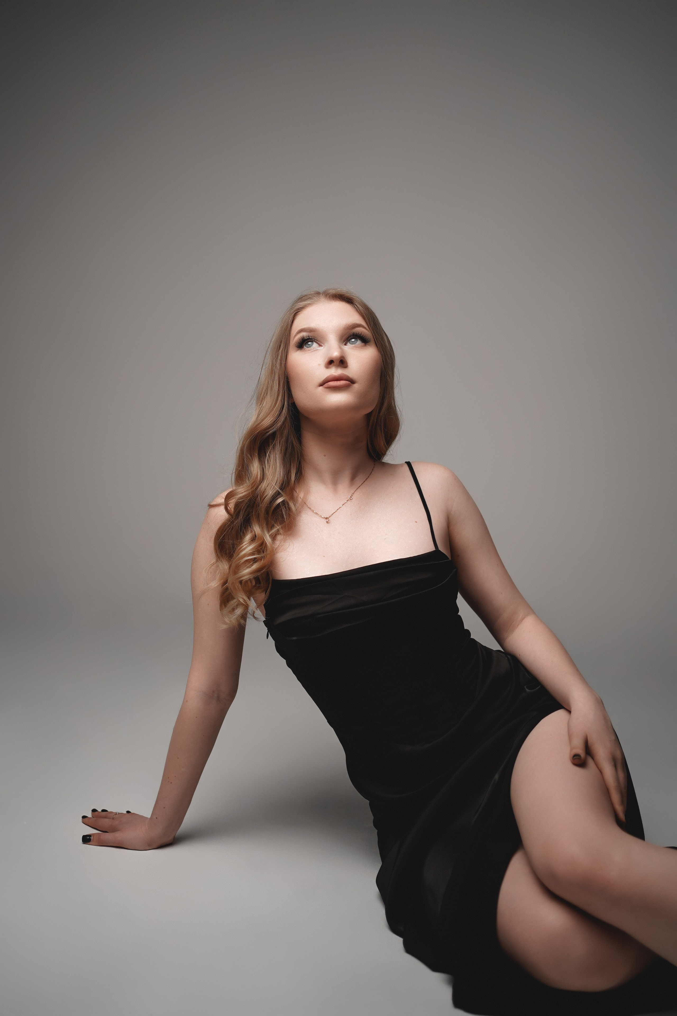 Фотосессия в фотостудии TERRA. Фотограф Новочеркасск и Ростов-на-Дону. Женская фотосессия. Свадебный фотограф в Ростове-на-Дону. Таинство Крещения и Венчания, семейные фотосессии. Алёна Чёботова