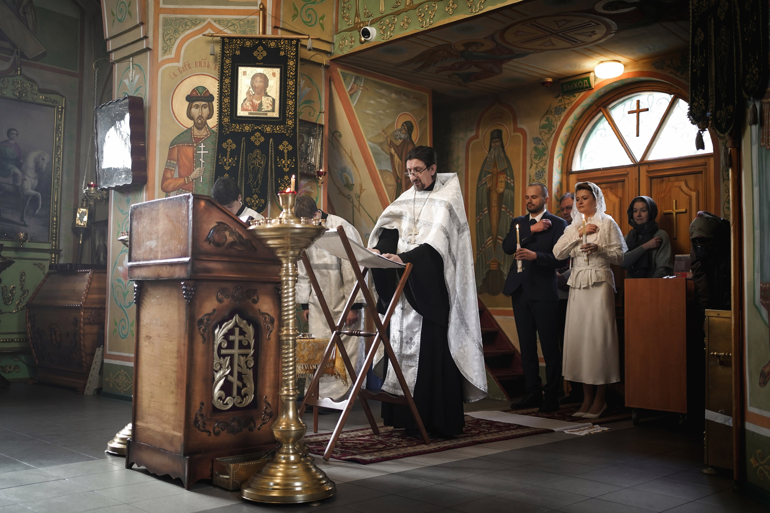 Венчание в Троицком храме. Свадебный фотограф в Ростове-на-Дону. Таинство Крещения и Венчания, семейные фотосессии. Алёна Чёботова