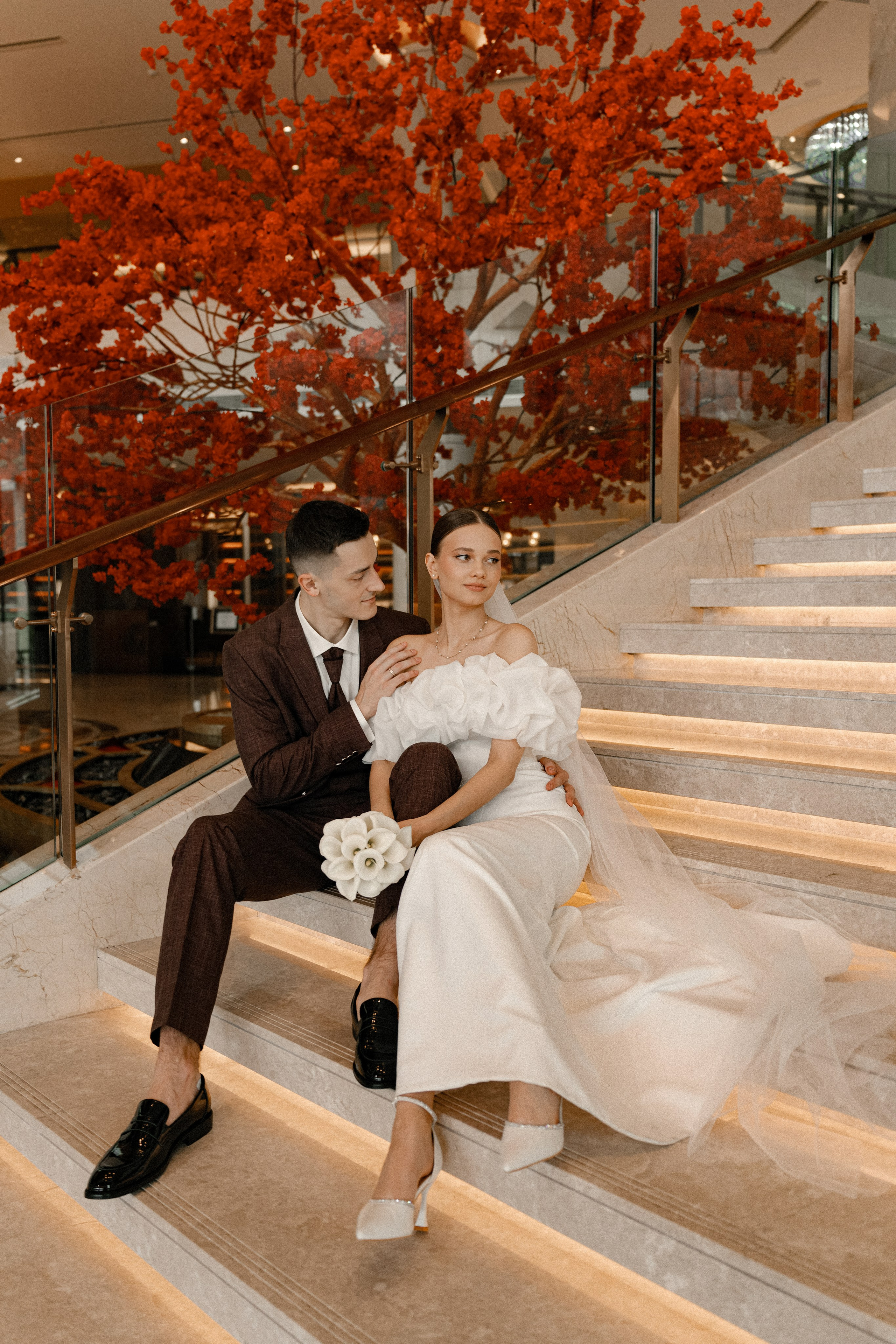 Свадебная фотосессия в Бутырском ЗАГС (Дворец Бракосочетания № 4) и прогулка в отеле Solux (Солюкс)