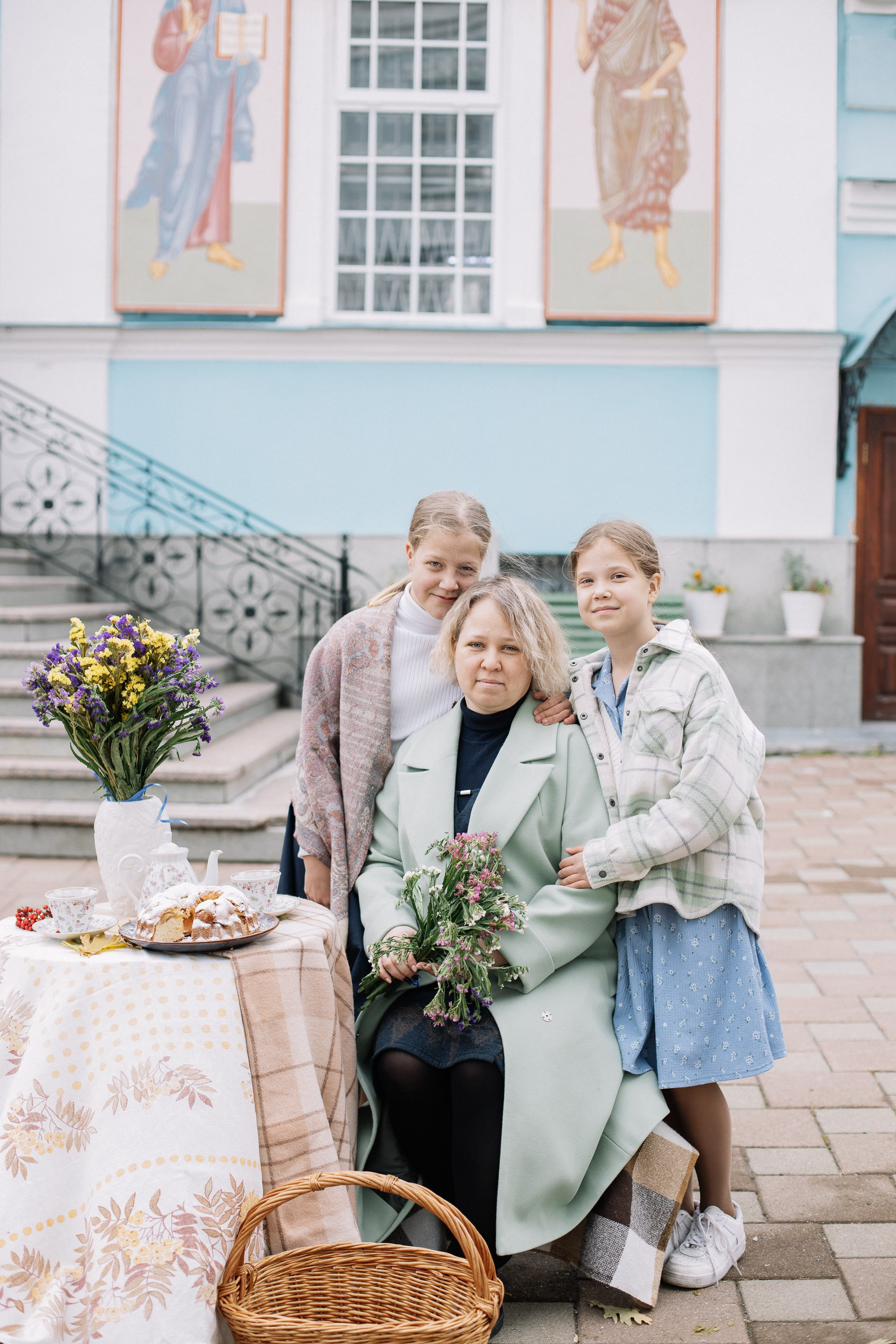 Покров в храме Иоанна Предтечи. Семейный фотограф Трусова Евгения в Екатеринбурге