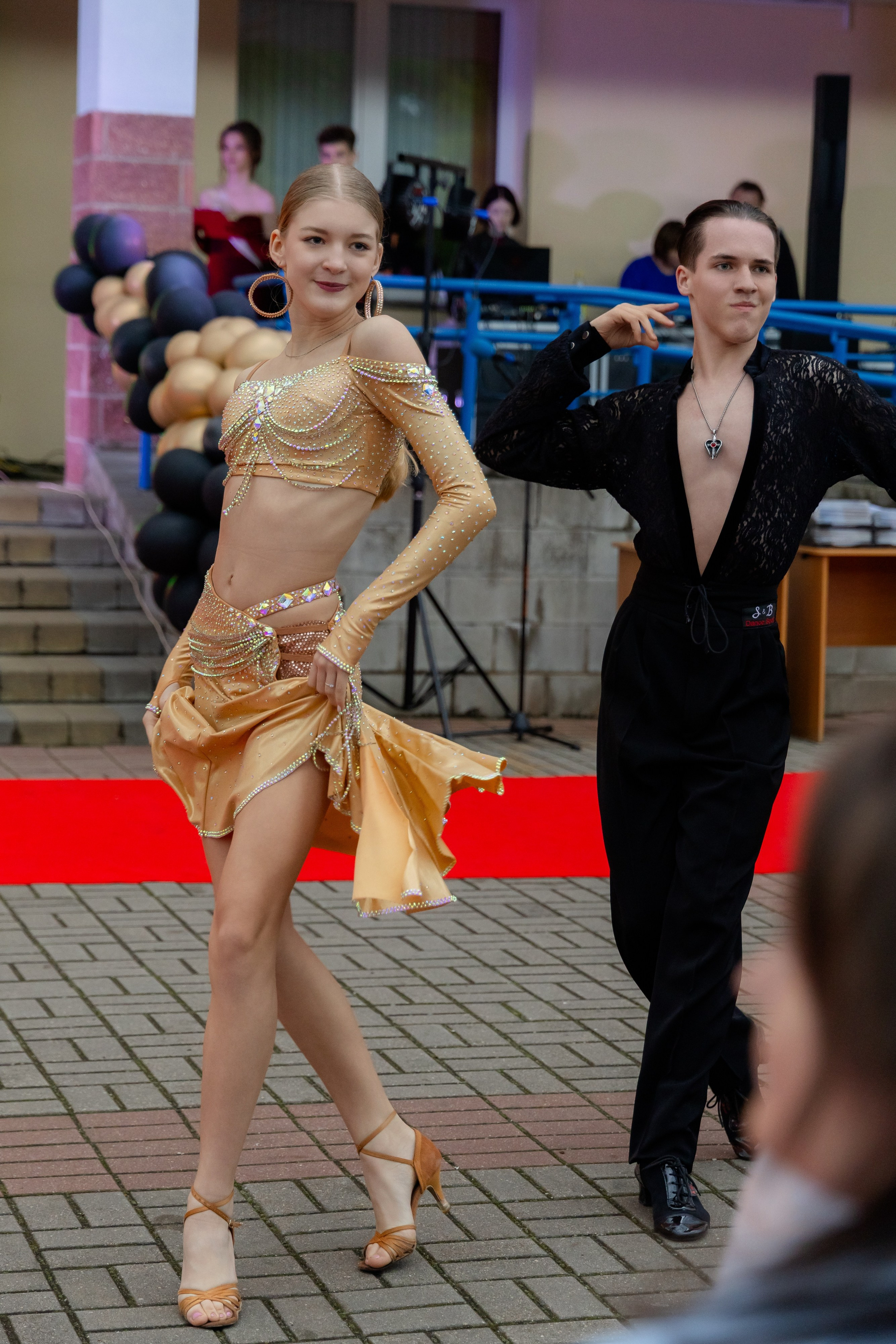 Школьный выпускной 2025 год в Минске, Беларуси. Свадебный фотограф в Минске/Беларуси Сергей Спиридонов