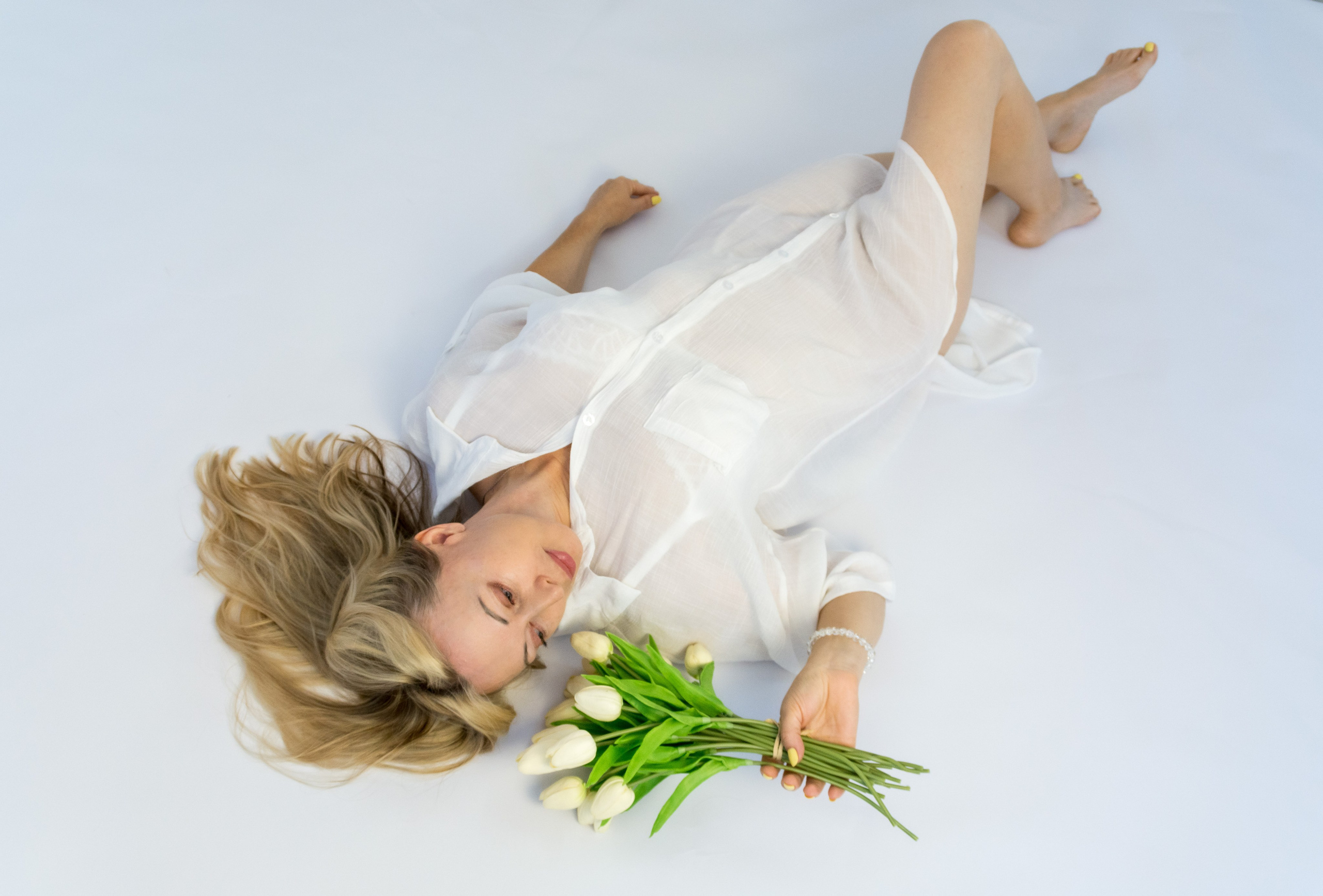 Студийный белый. Елена Волкова семейный фотограф в станице Гостагаевской города-курорта Анапа