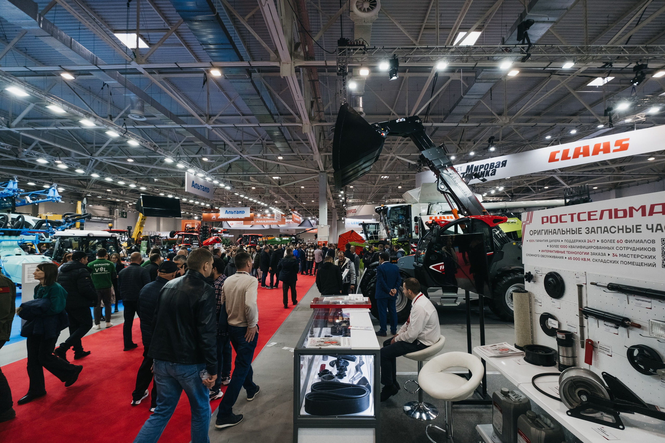 Фотограф на деловую съемку презентации, конференции. Свадебный и репортажной фотограф Денис Ожигин в Краснодаре и Краснодарском крае