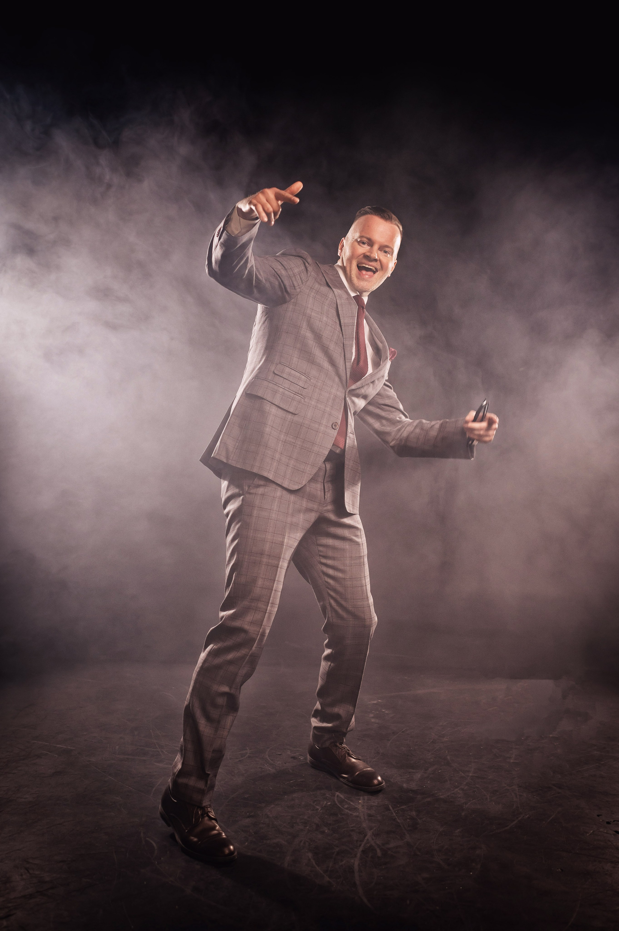 Ты можешь быть разным: деловой или взрывной. Портретный, семейный и свадебный фотограф в Санкт-Петербурге и в Пушкине Ширяев Денис