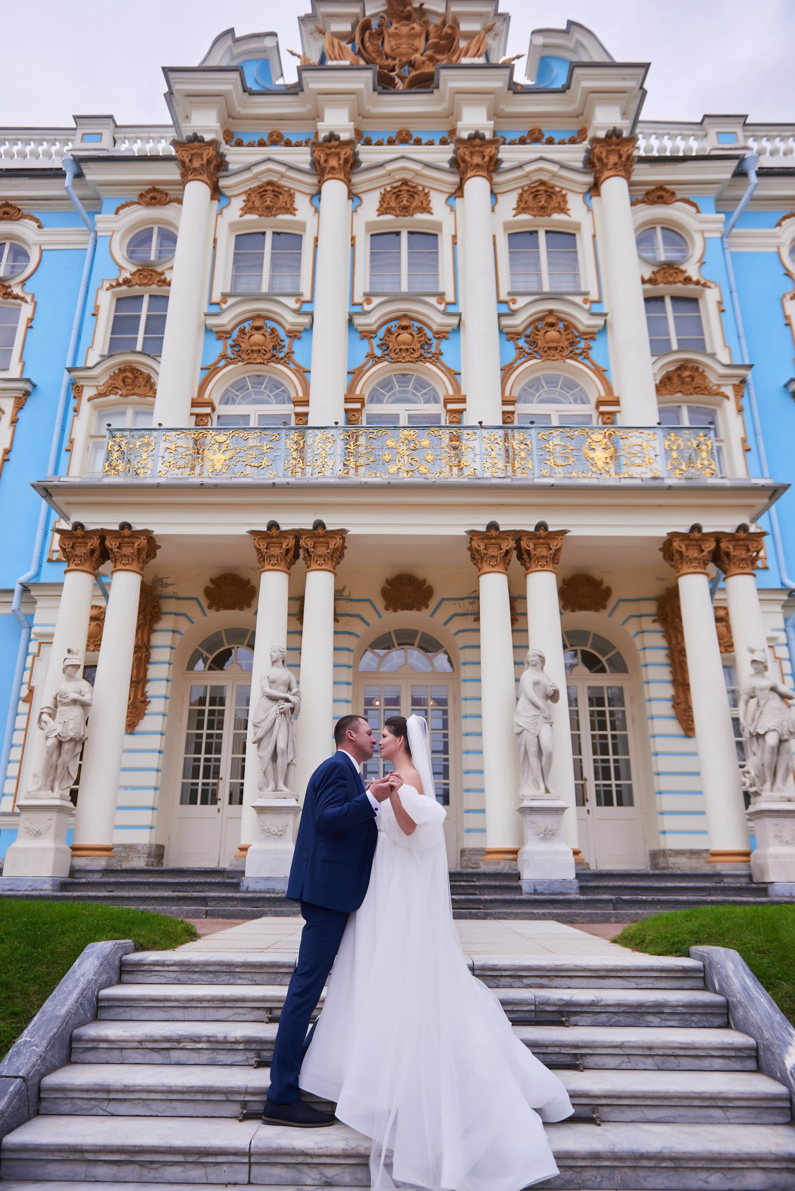Осенняя свадебная прогулка в Екатерининском парке в Пушкине. Портретный, семейный и свадебный фотограф в Санкт-Петербурге и в Пушкине Ширяев Денис