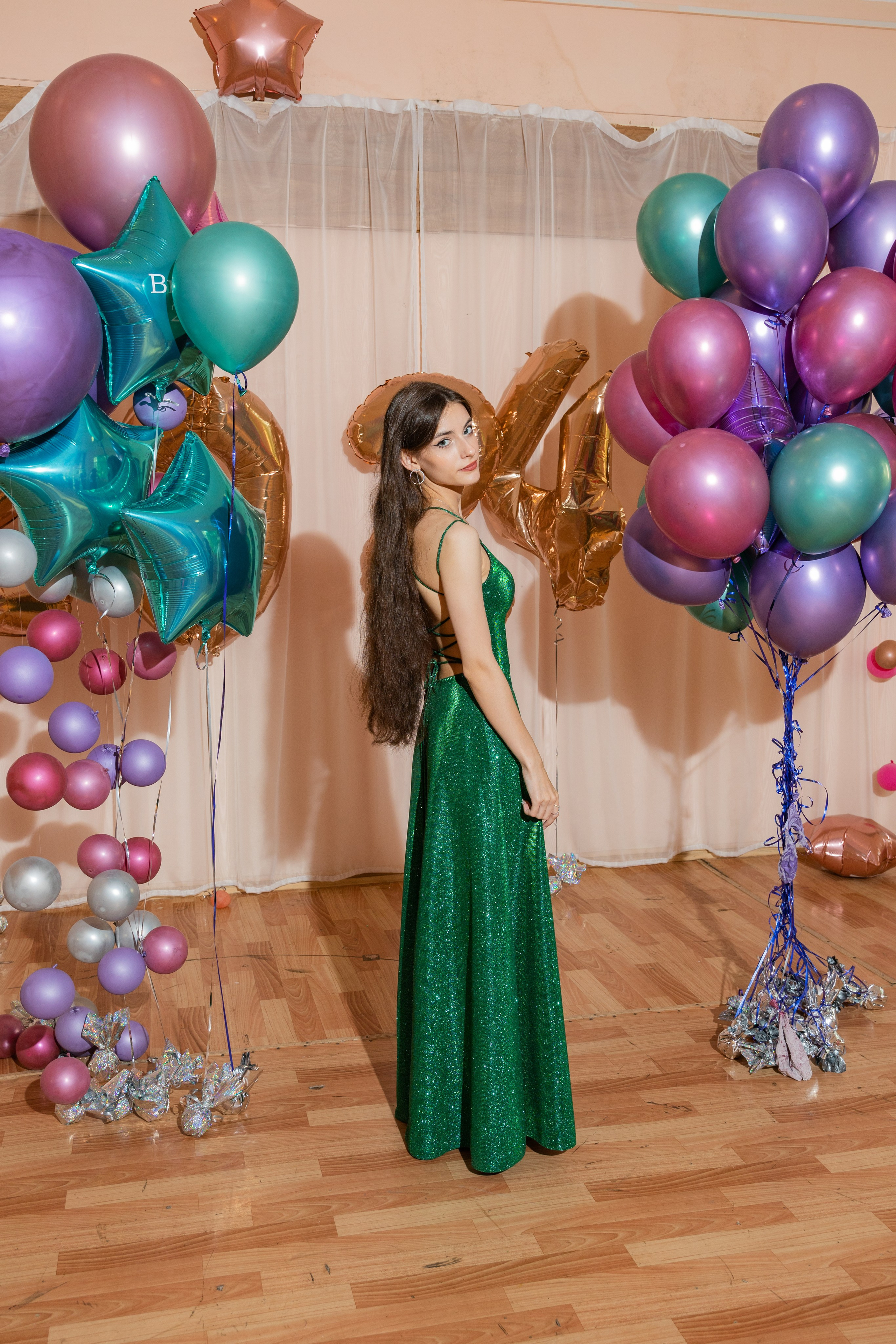 Вручение атестатов в школе № 66. Выпускные альбомы во Владивостоке