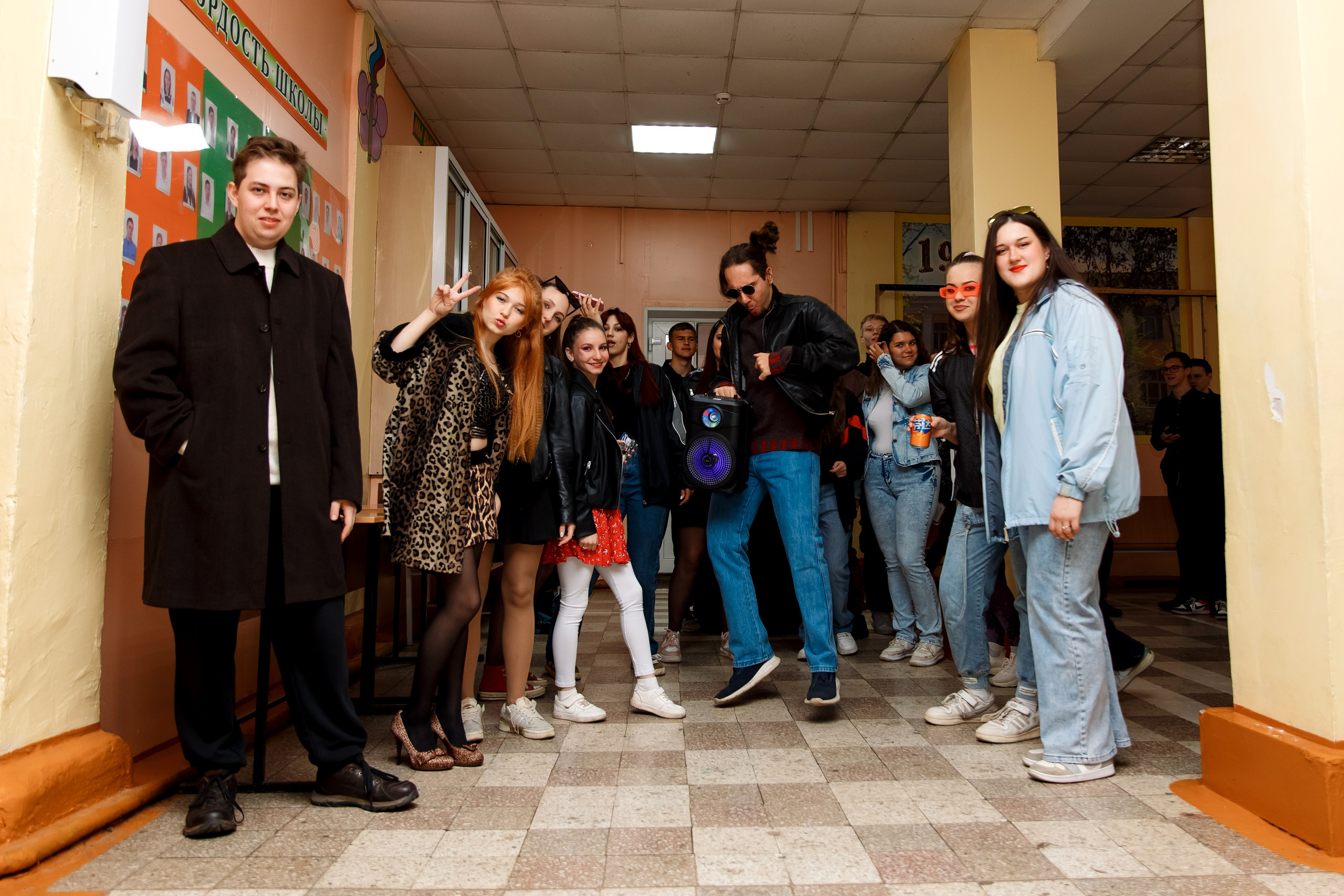 11 класс день не послушания в школе. Фотограф Любовь Корниенко, Примоский край