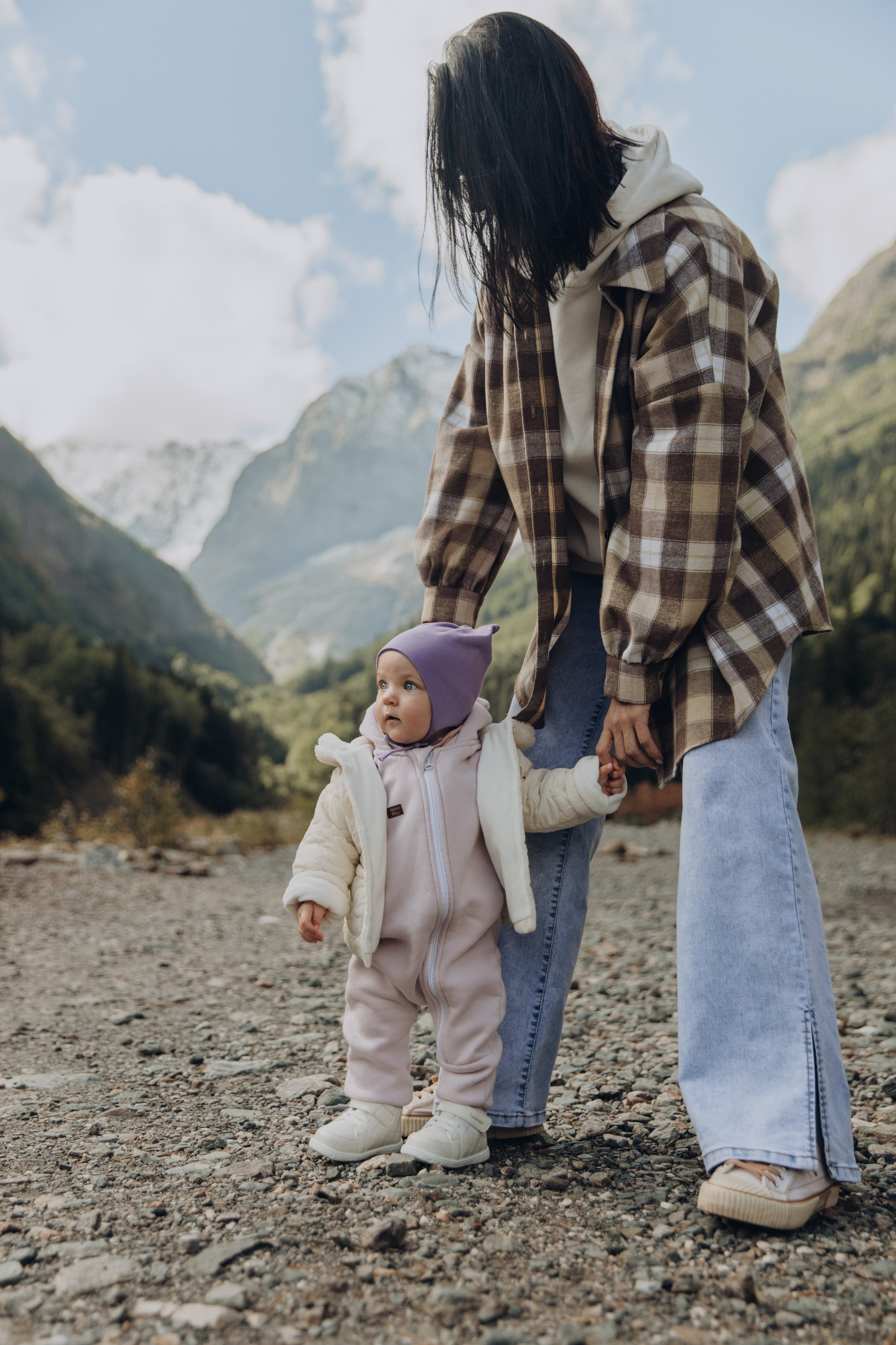 Юля с семьей, Домбай. Портфолио