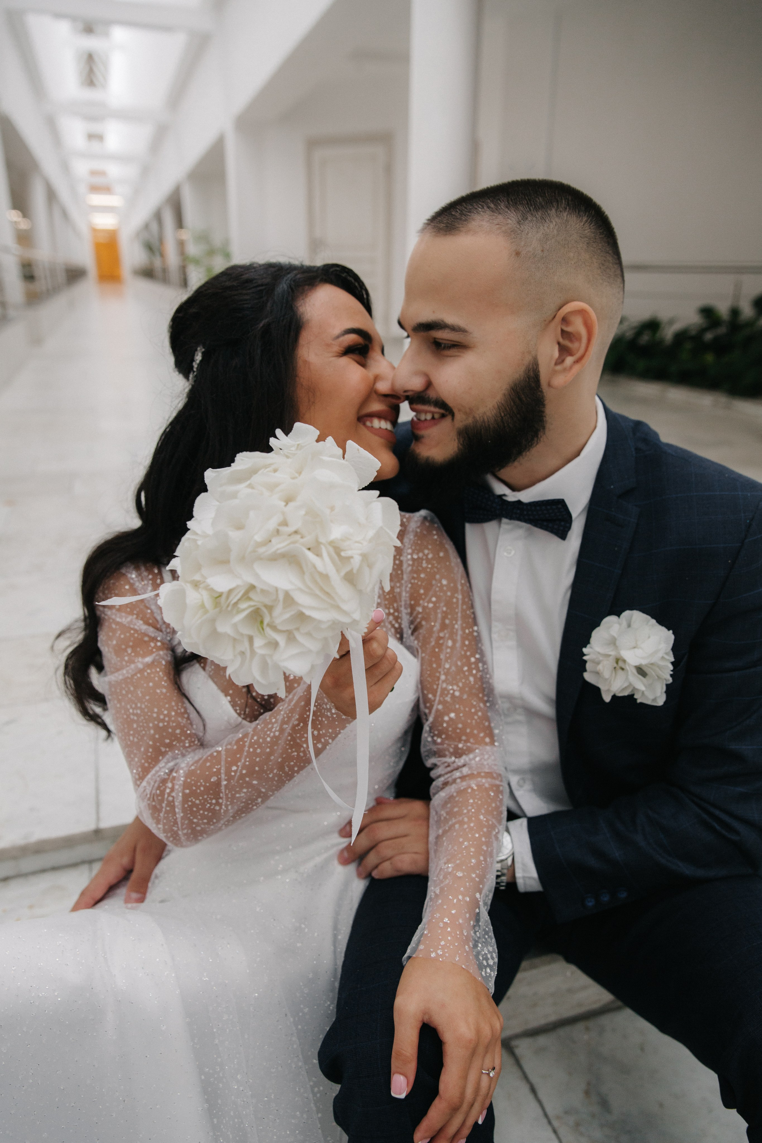 ВЫБОРГСКИЙ ЗАГС | июль, центр. Свадебный фотограф в Санкт-Петербурге Полина Корзухина