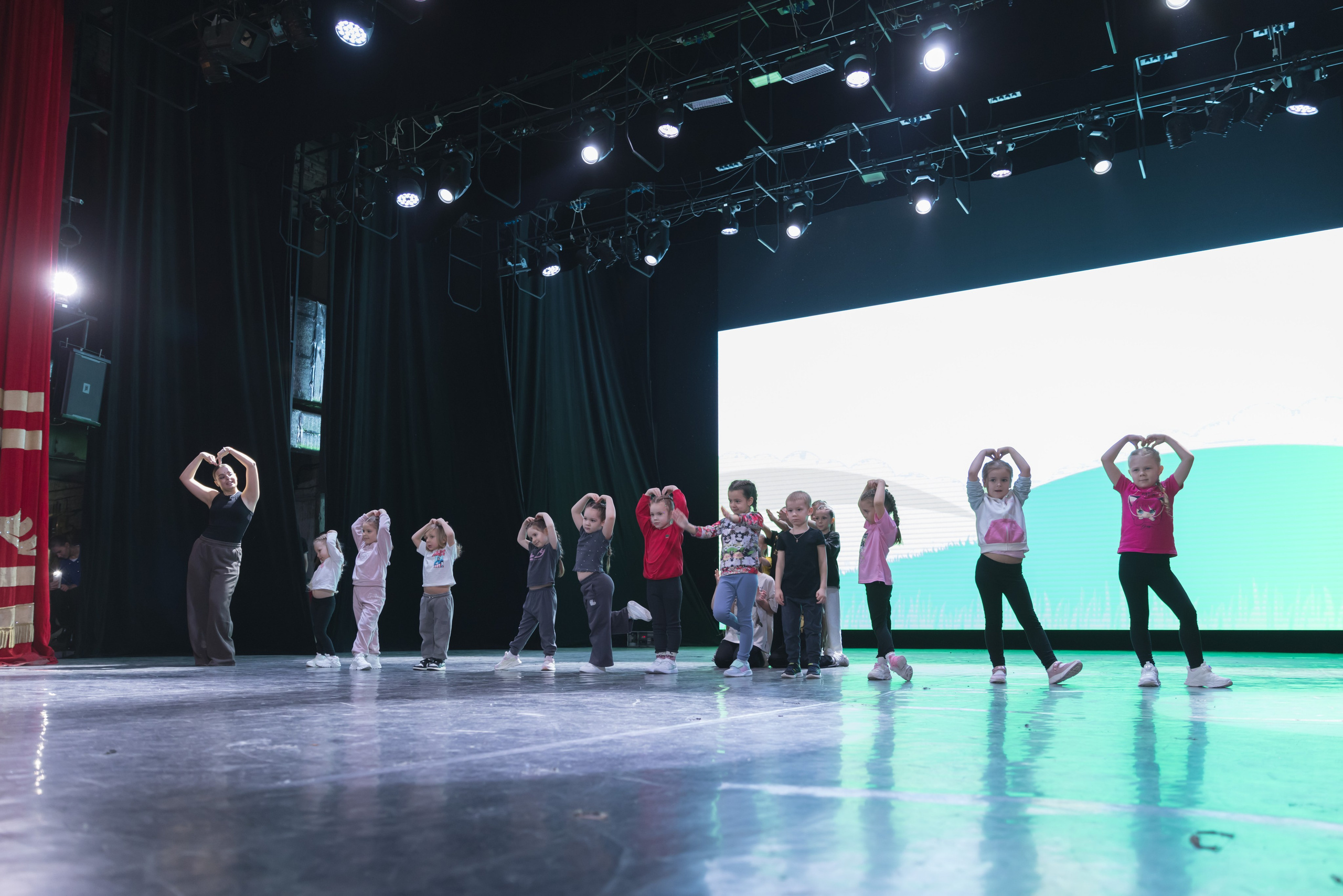 TODES Центр Краснодар Прогон Отчетного концерта Закулисье. Фотограф и Видеограф в Краснодаре Юлия Солодченко