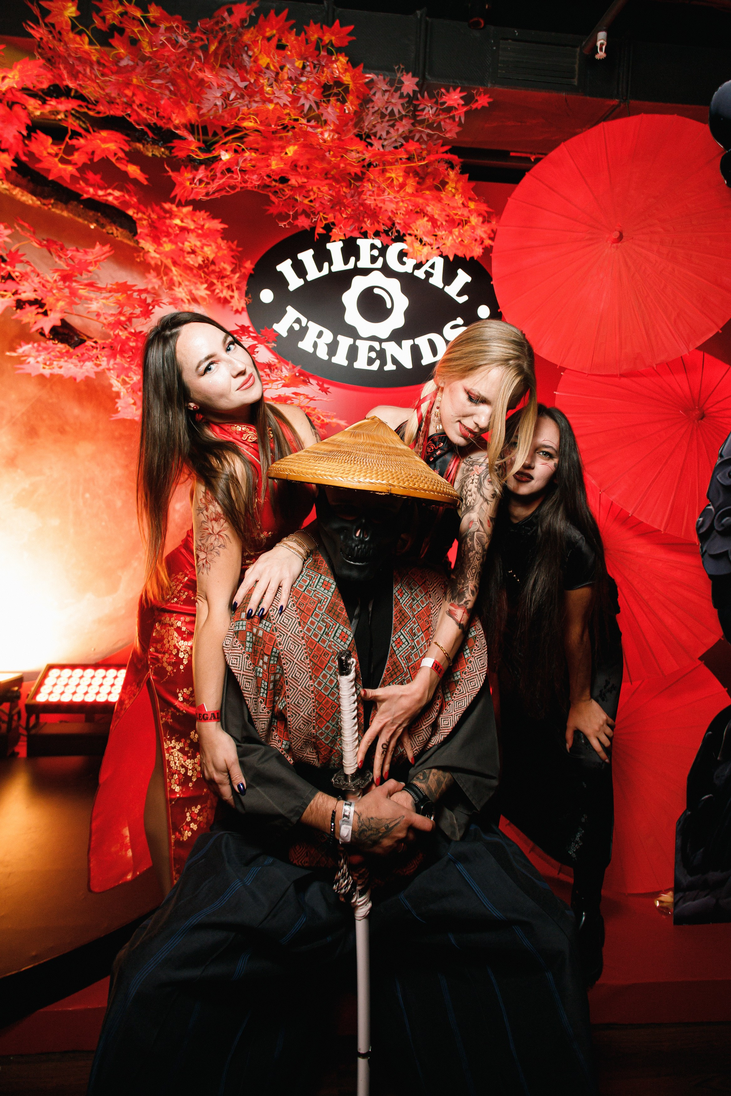 ILLEGAL FRIENDS | ASIA. СВОИ. ФОТООТЧЕТЫ-СОБЫТИЯ-МЕСТА