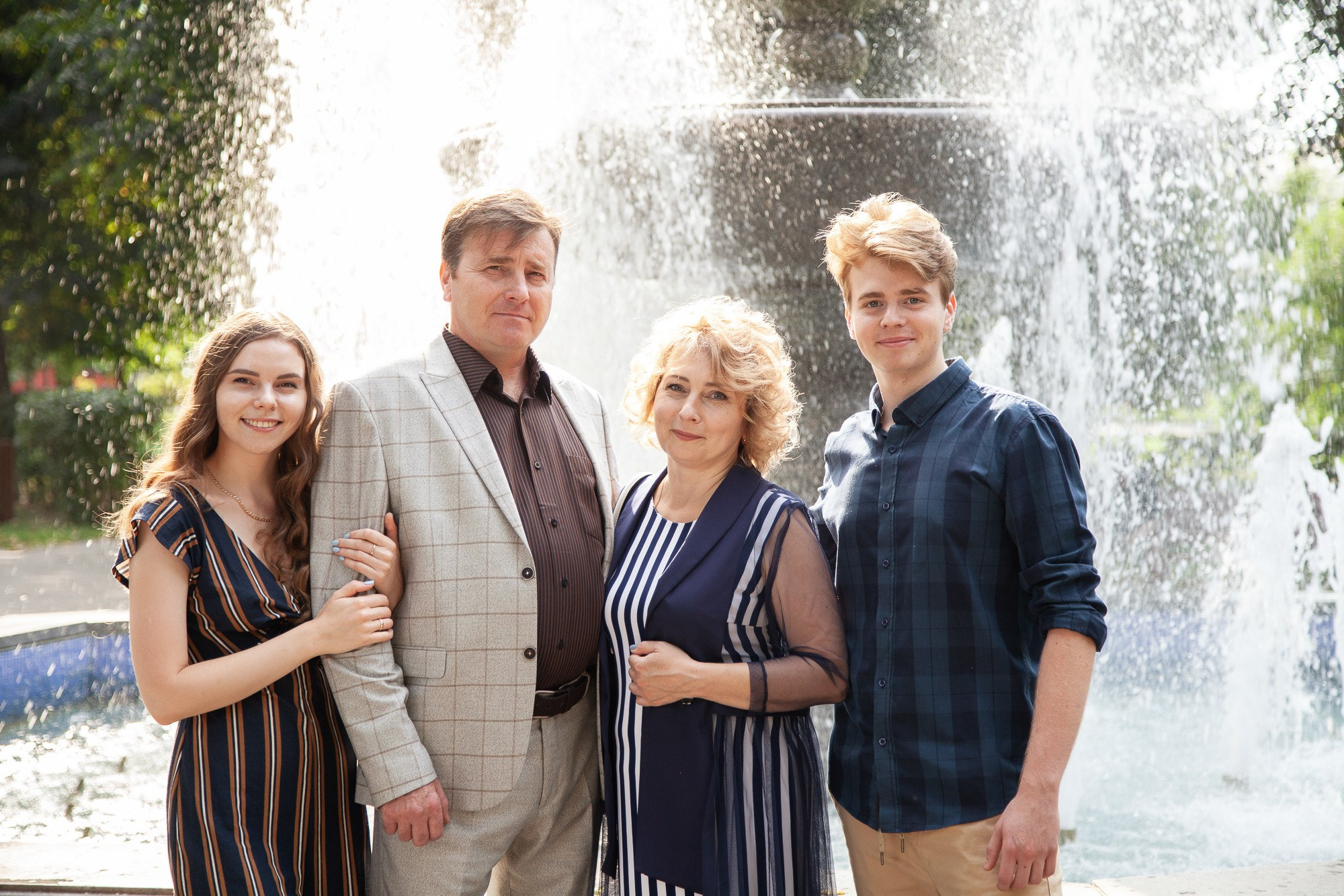 Семейные. Фотоателье и полиграфия | Красивые фотосессии, сувениры с фото | Ремонт смартфонов, ноутбуков и техники в Коломне Zinovyev Team