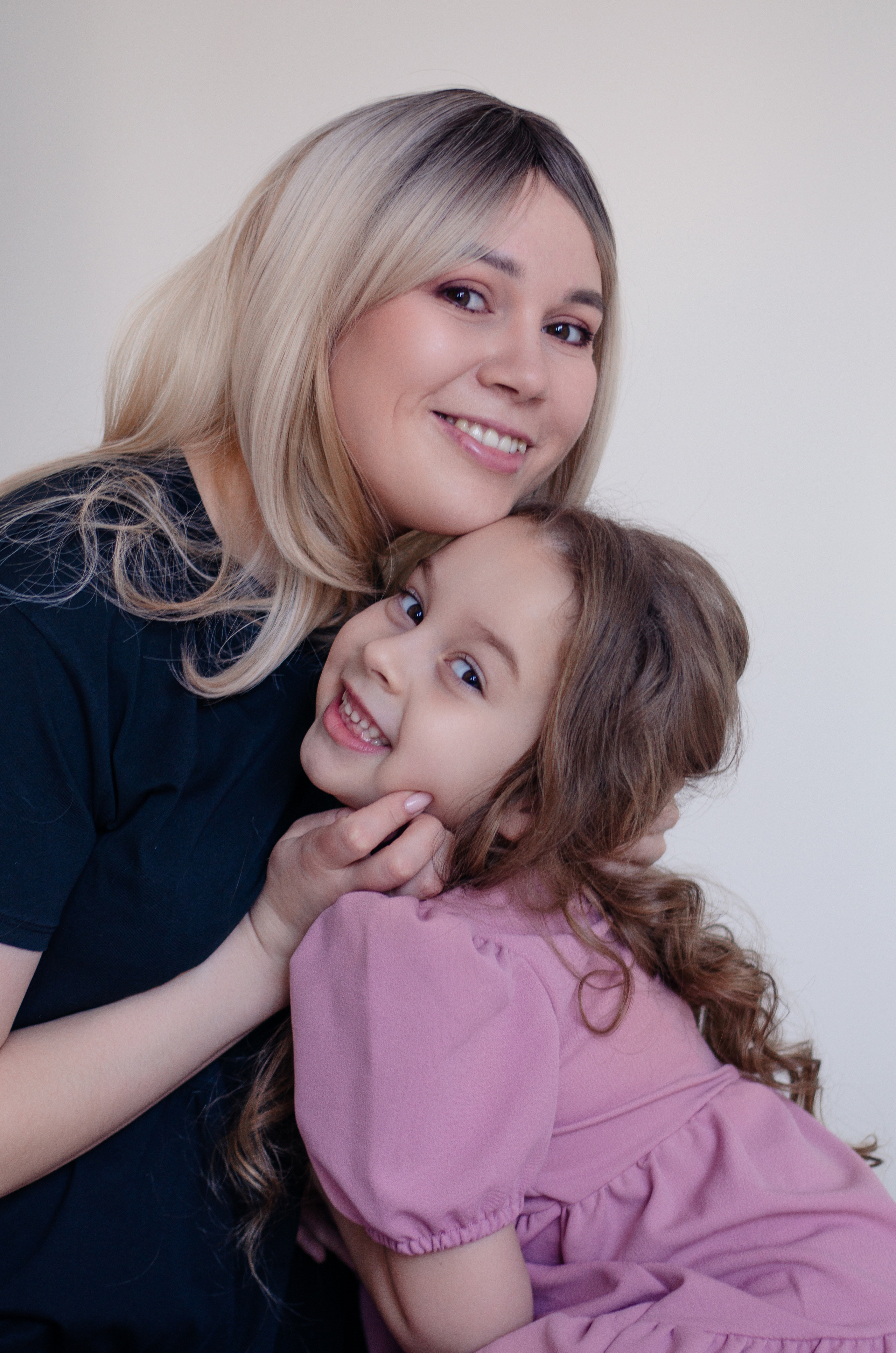 Семейная фотосессия в студии. Женский и семейный фотограф Анна Демина