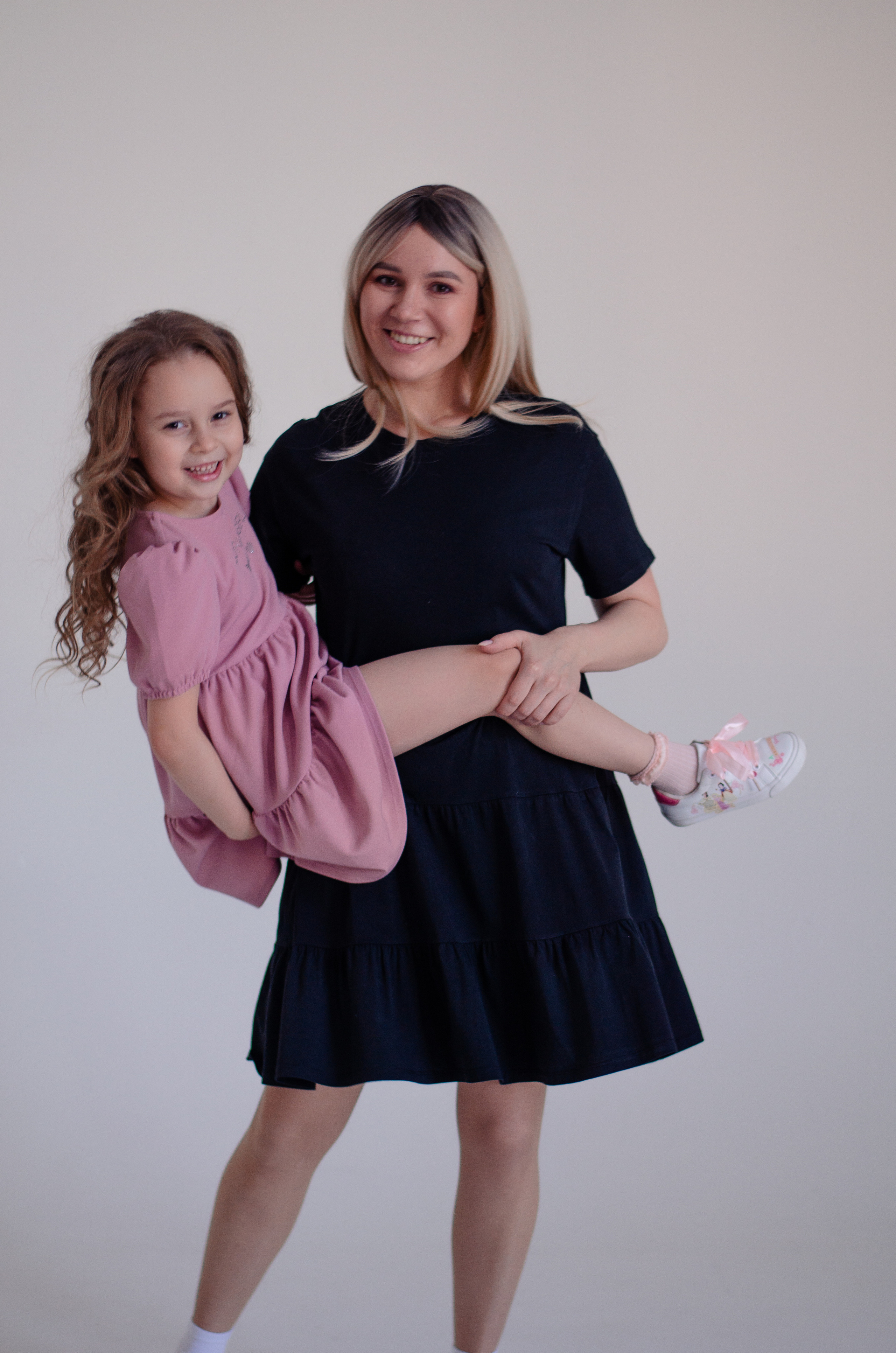 Семейная фотосессия в студии. Женский и семейный фотограф Анна Демина