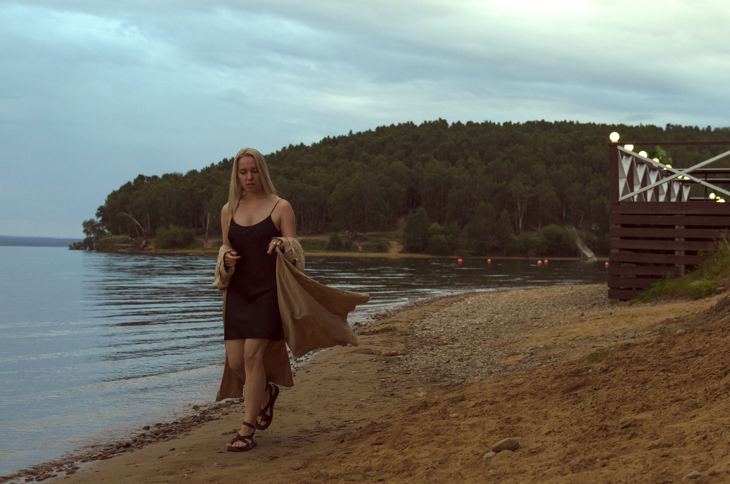 Летняя прогулочная фотосессия на пляже. Женский и семейный фотограф Анна Демина