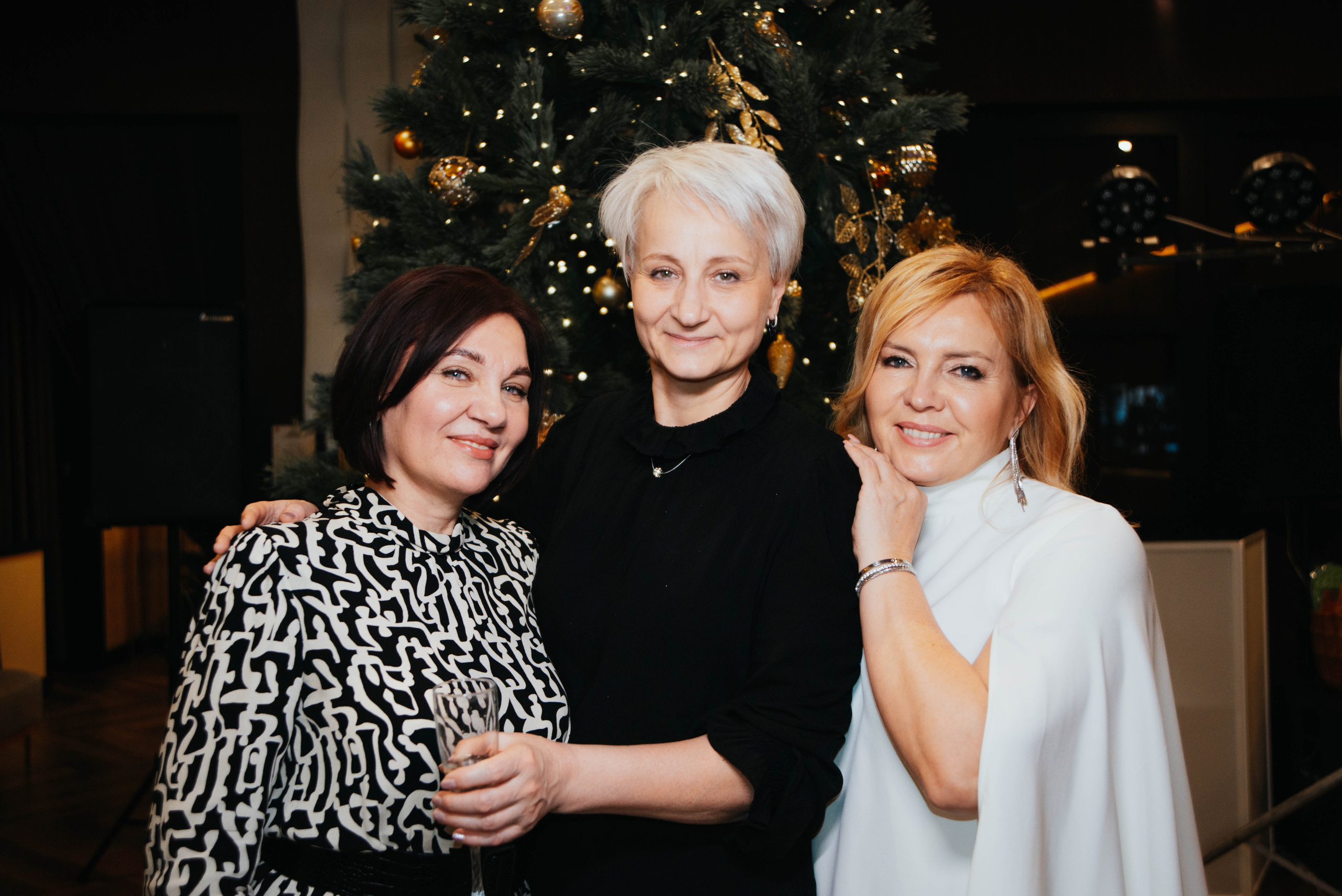 Праздник в стенах клубного пространства «Своя Среда». Ксения Glossa. Портретный и репортажный фотограф в Самаре