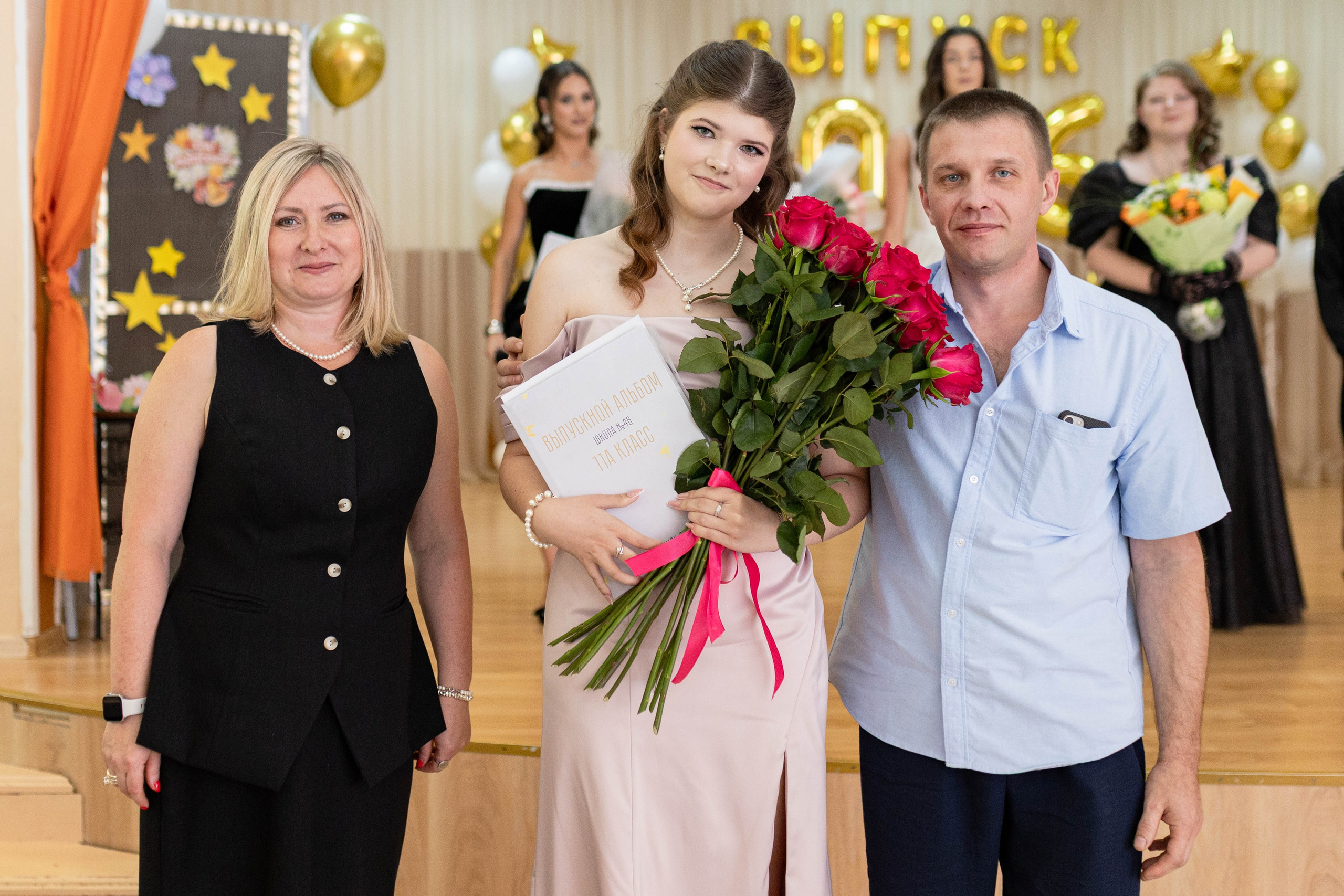 Последний звонок для учеников 11 класса. Семейный и детский фотограф в Рязани Васюгова Мария