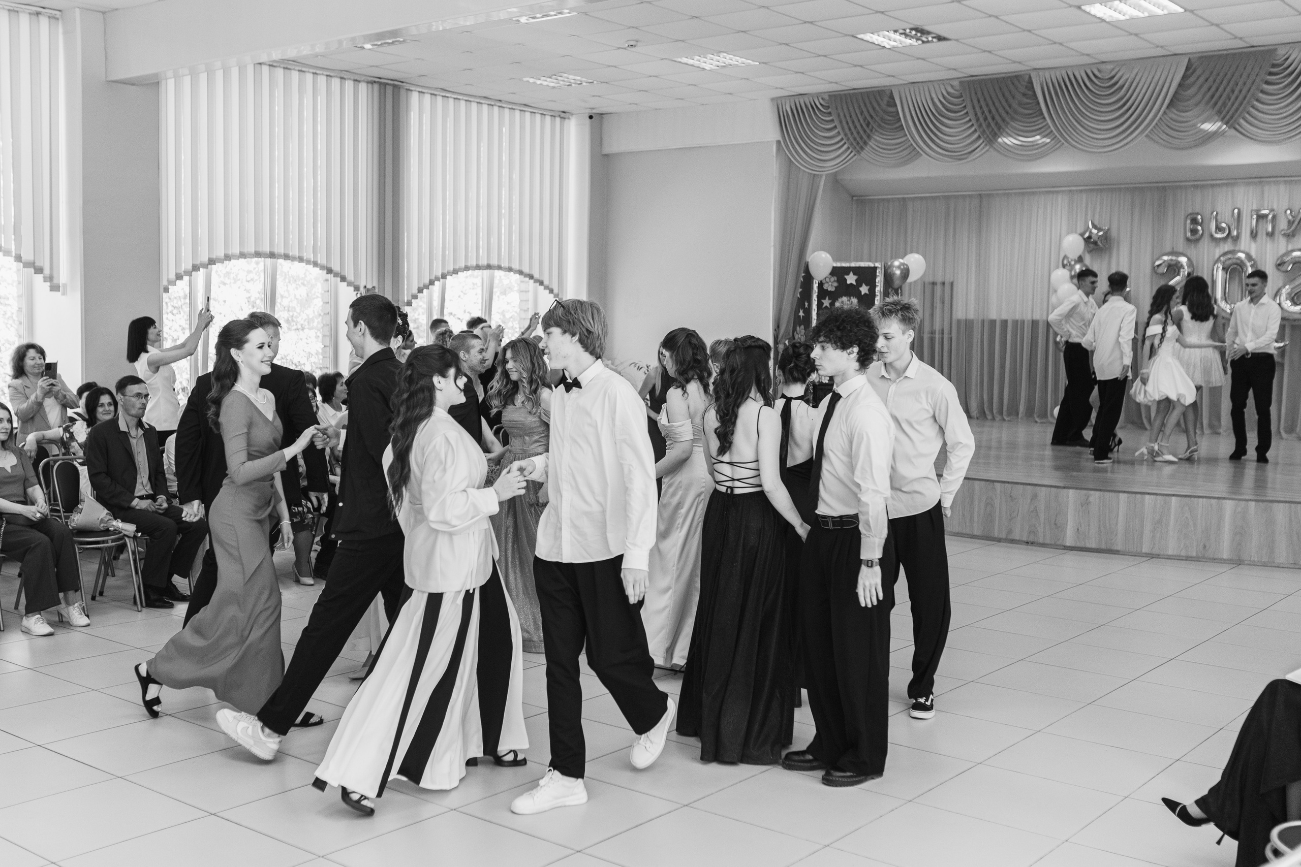 Последний звонок для учеников 11 класса. Семейный и детский фотограф в Рязани Васюгова Мария