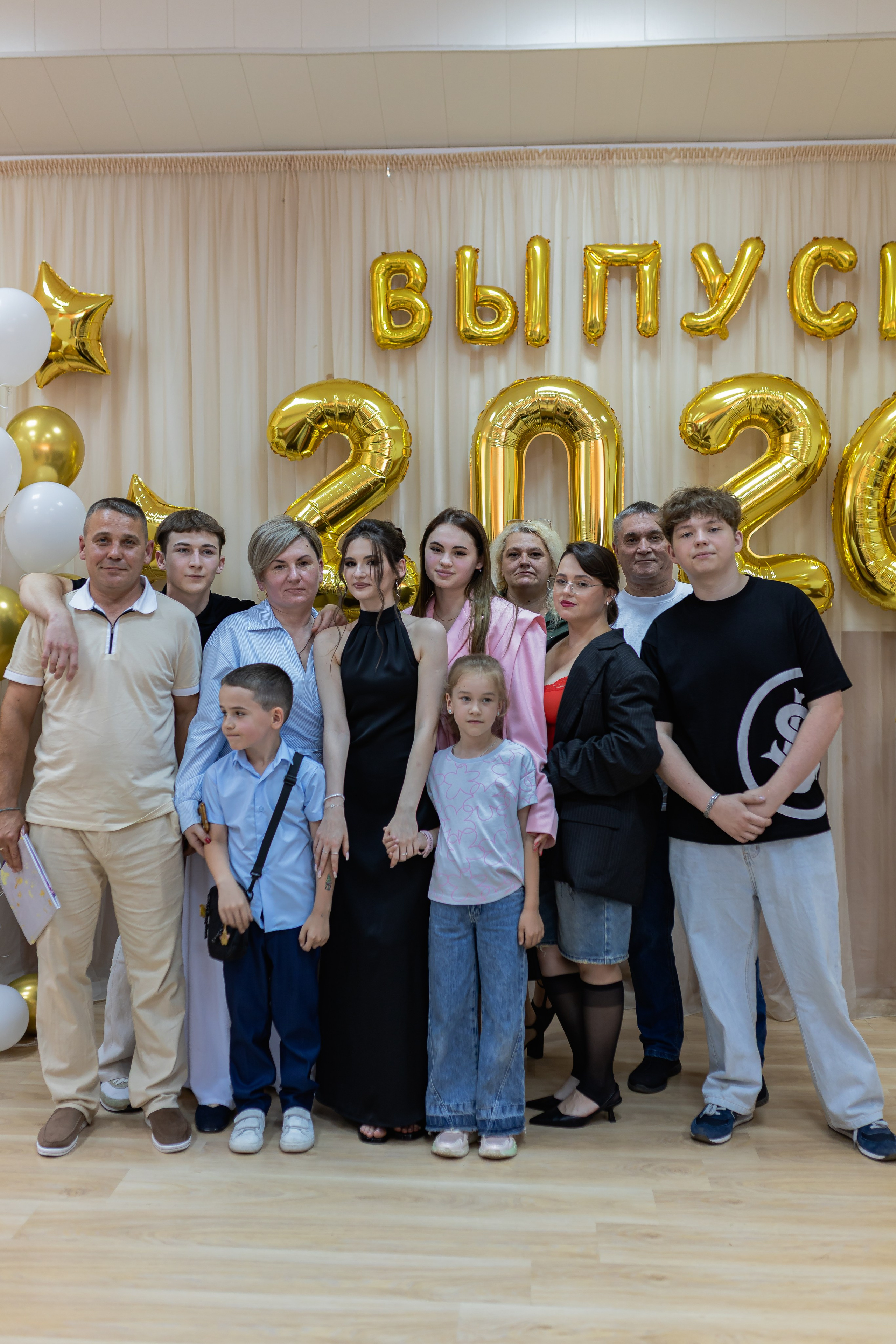 Последний звонок для учеников 11 класса. Семейный и детский фотограф в Рязани Васюгова Мария