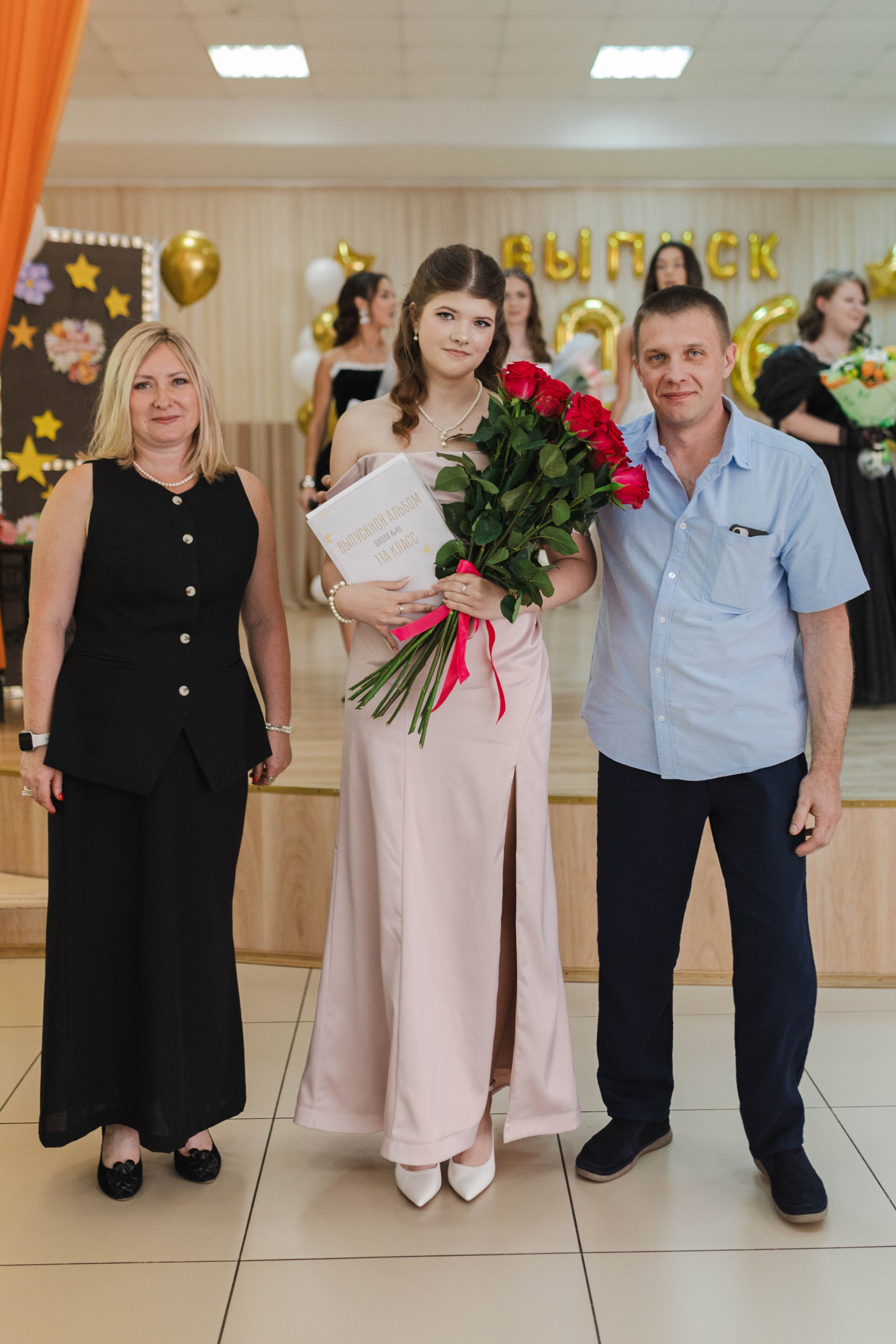 Последний звонок для учеников 11 класса. Семейный и детский фотограф в Рязани Васюгова Мария