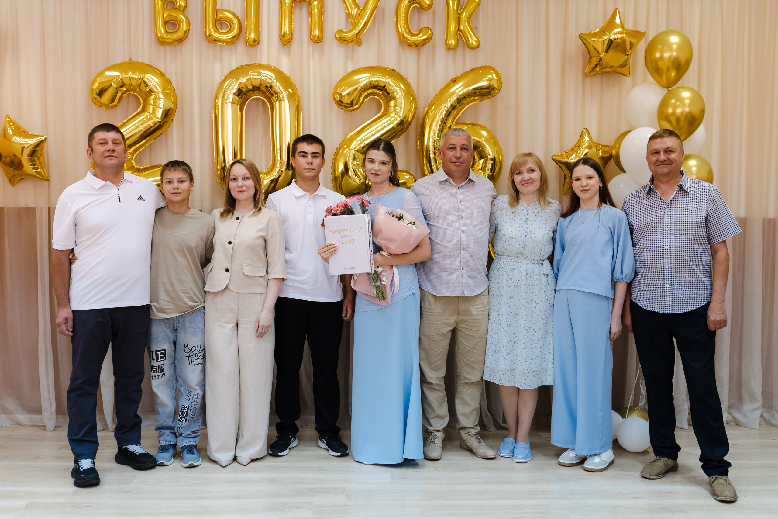 Последний звонок для учеников 11 класса. Семейный и детский фотограф в Рязани Васюгова Мария