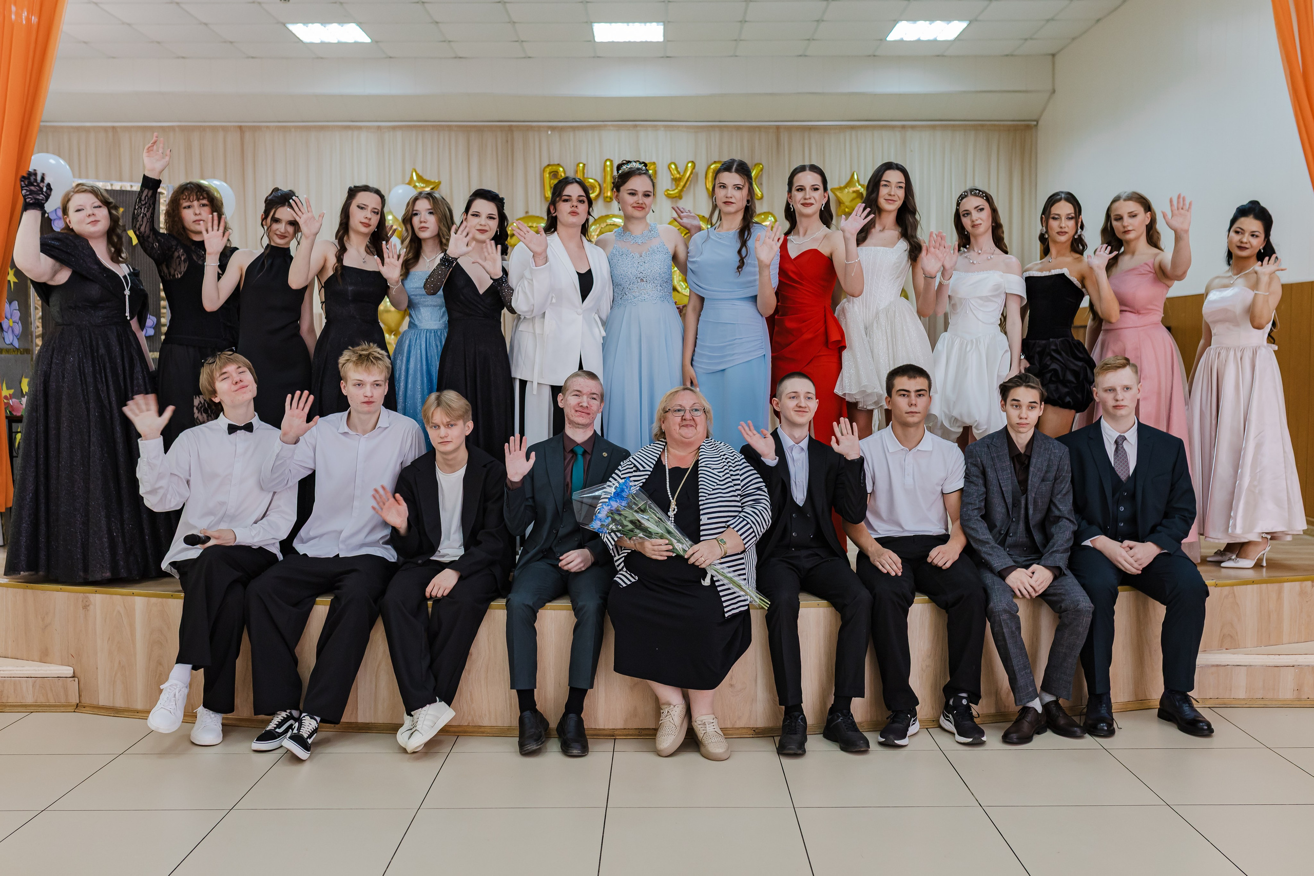 Последний звонок для учеников 11 класса. Семейный и детский фотограф в Рязани Васюгова Мария